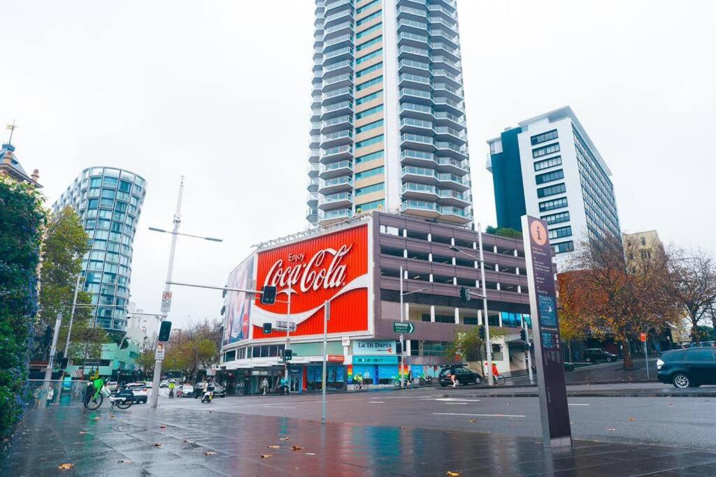 Large Studio Near Train & Sydney Tower