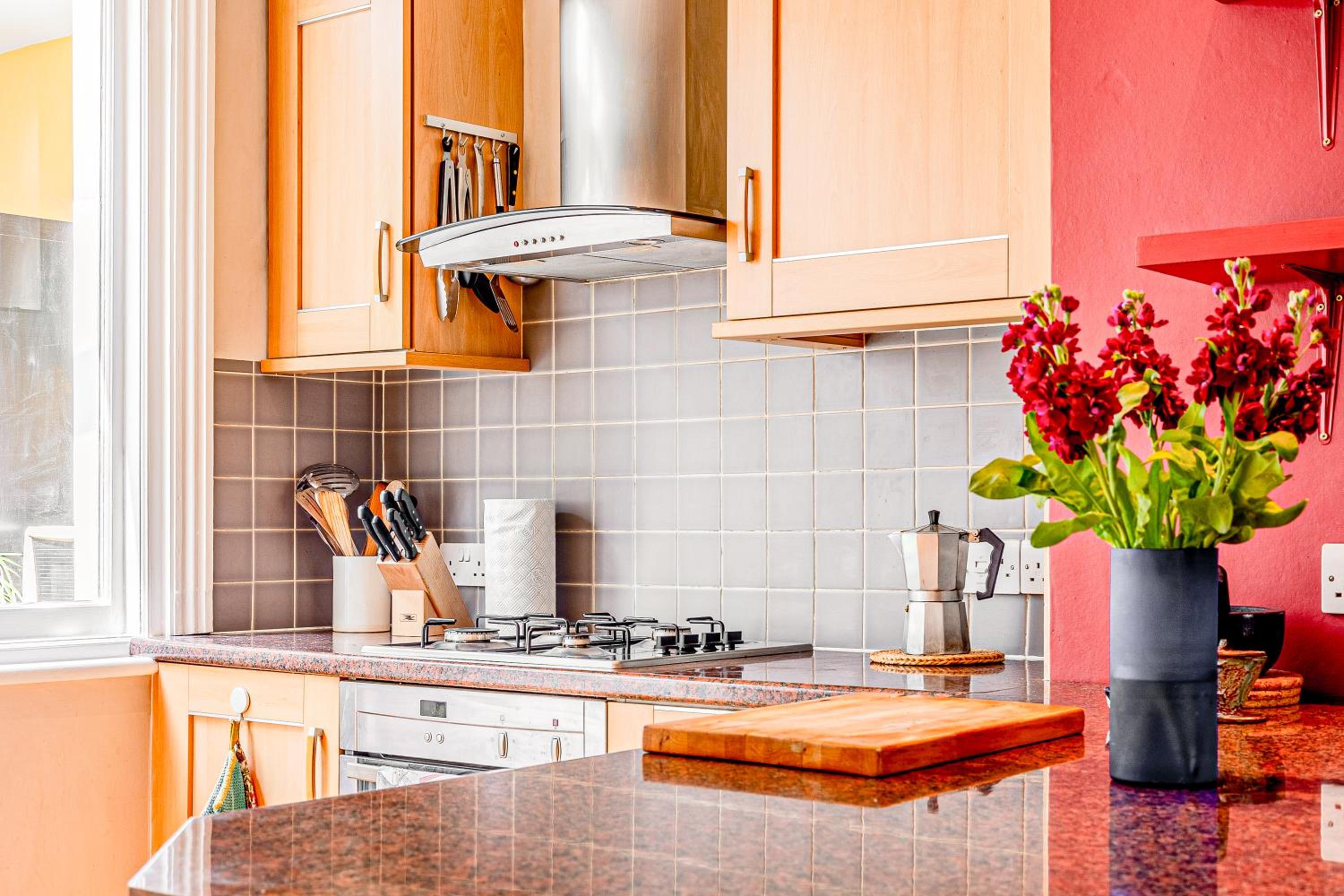 Central 3Story 3BR, Garden, 5min Holloway Rd Tube