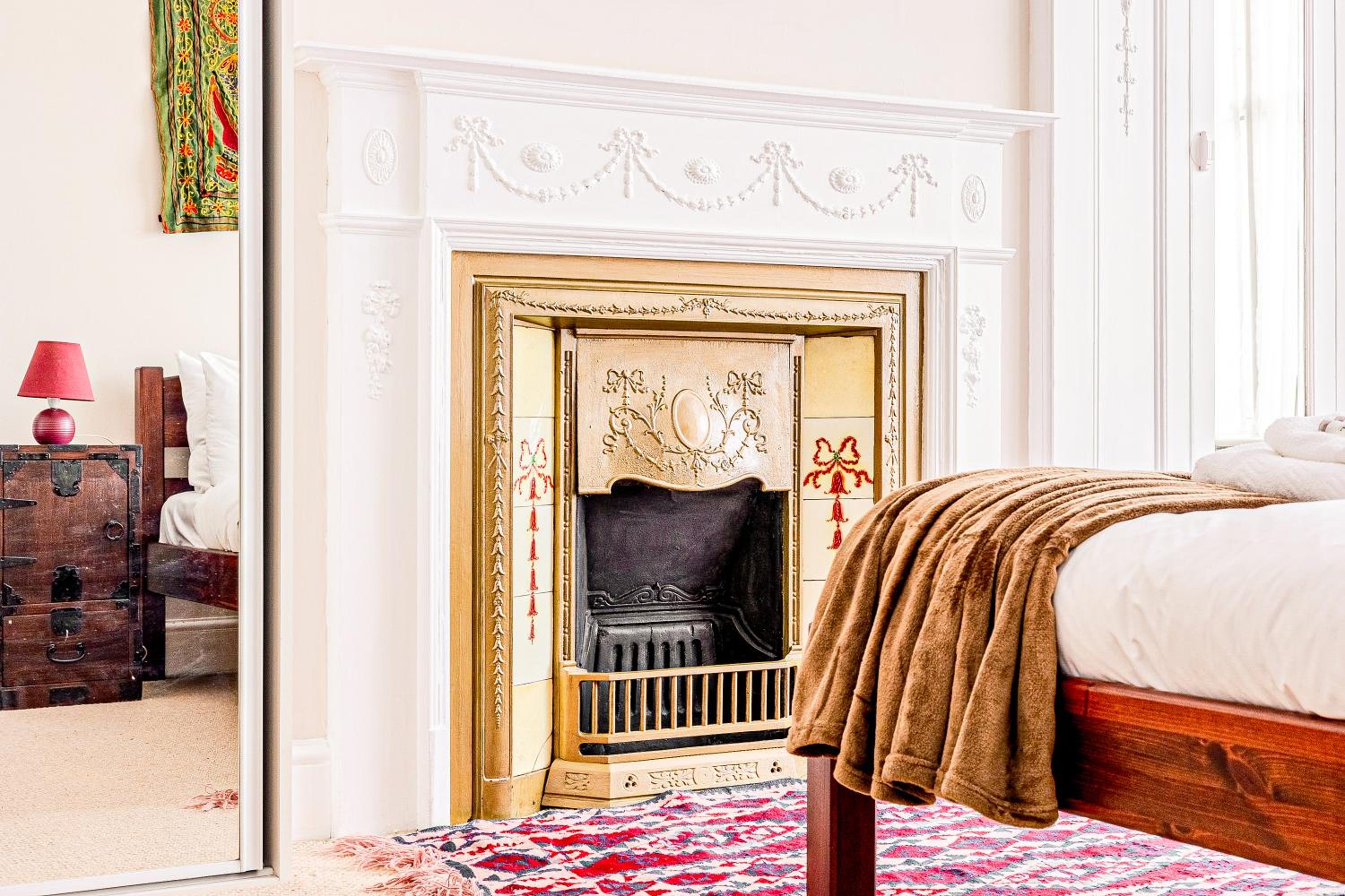 Central 3Story 3BR, Garden, 5min Holloway Rd Tube