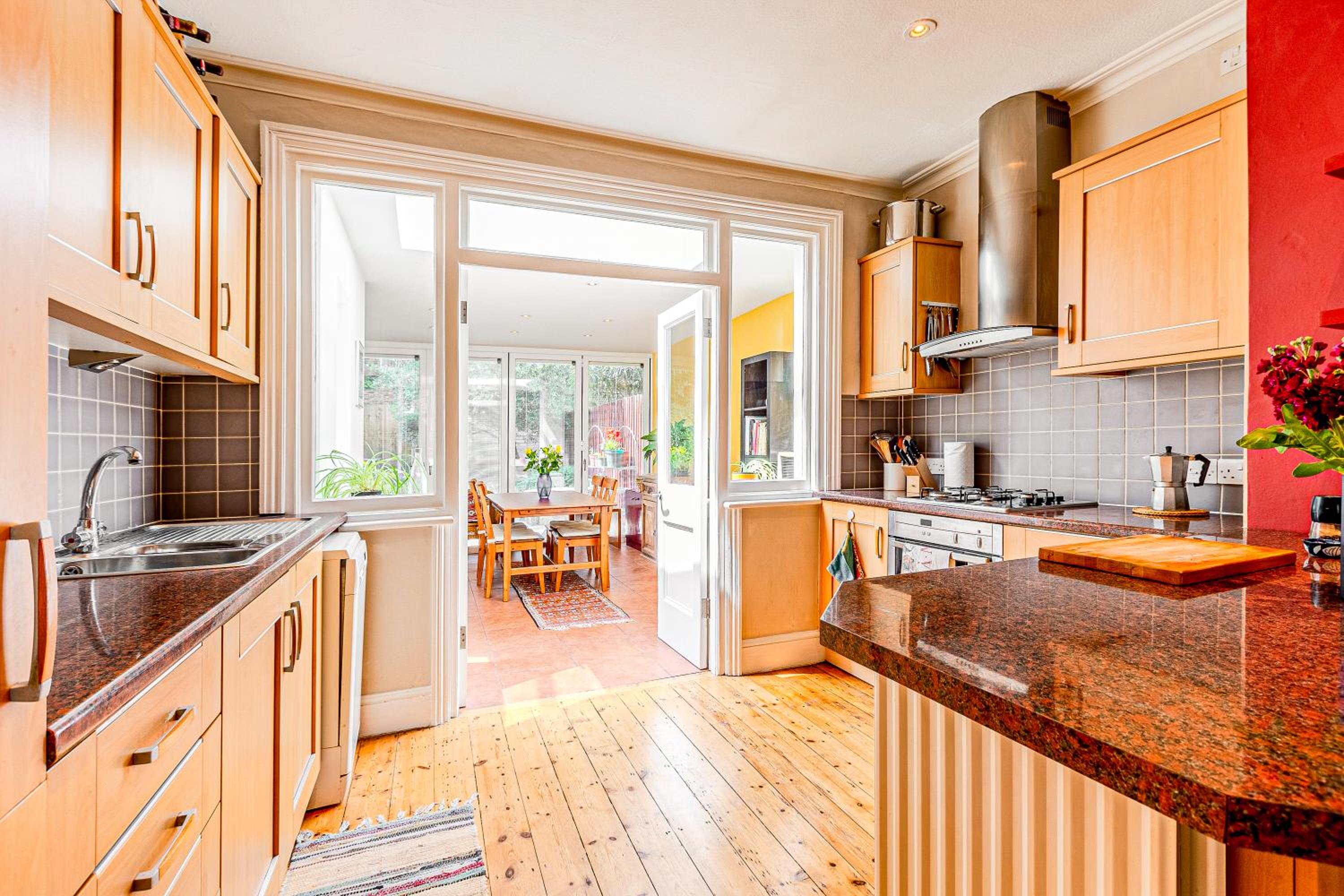 Central 3Story 3BR, Garden, 5min Holloway Rd Tube