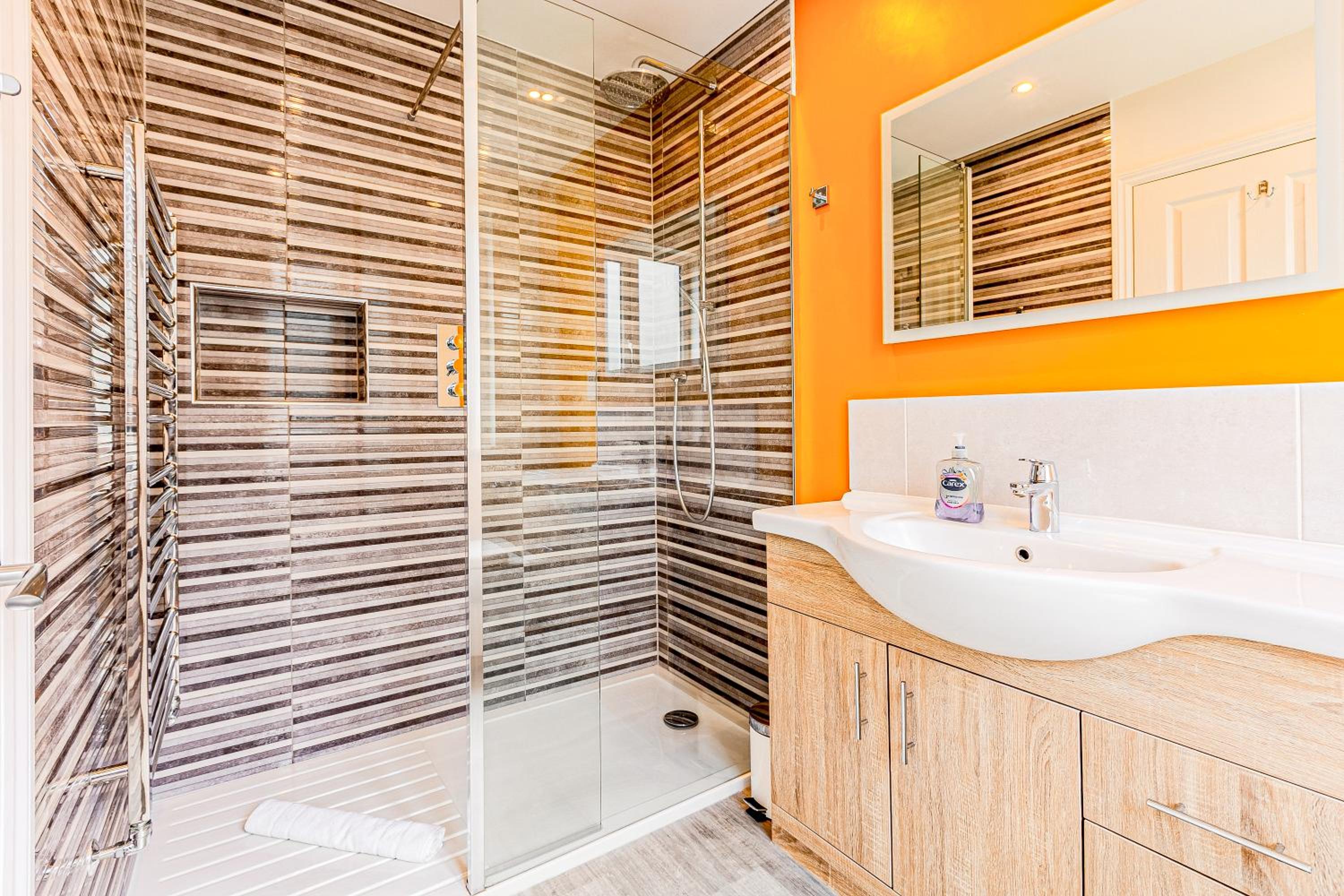 Central 3Story 3BR, Garden, 5min Holloway Rd Tube