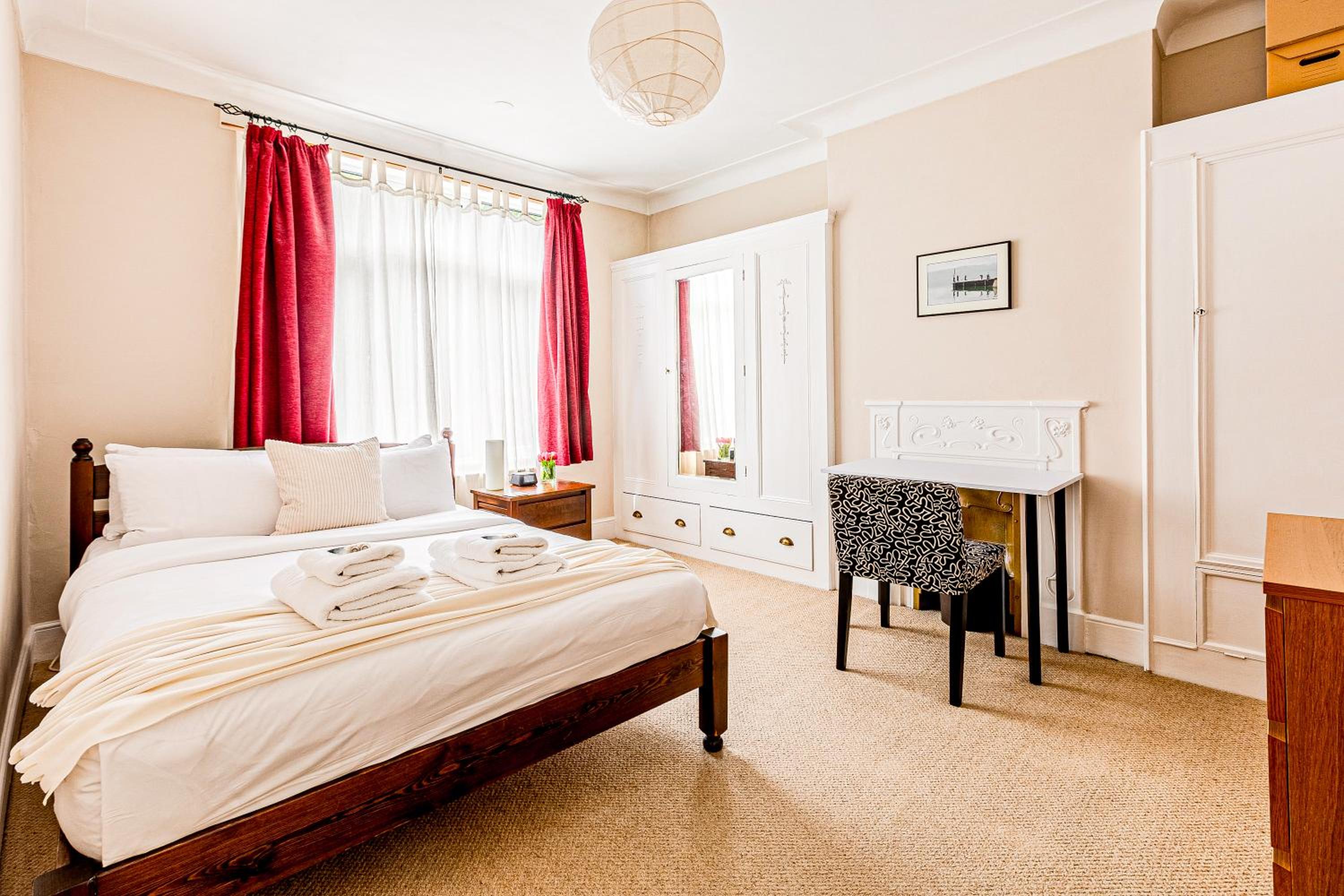 Central 3Story 3BR, Garden, 5min Holloway Rd Tube