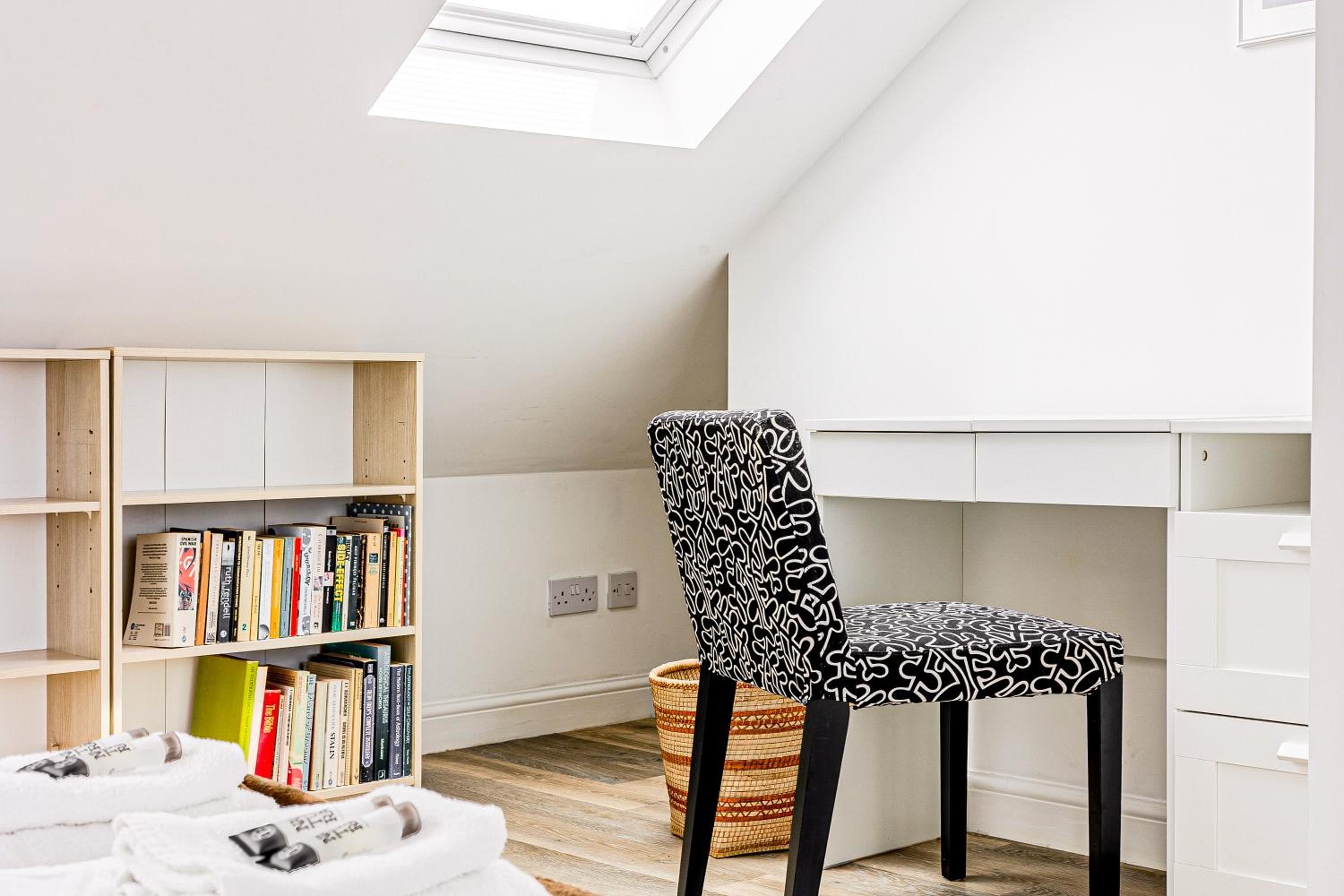 Central 3Story 3BR, Garden, 5min Holloway Rd Tube