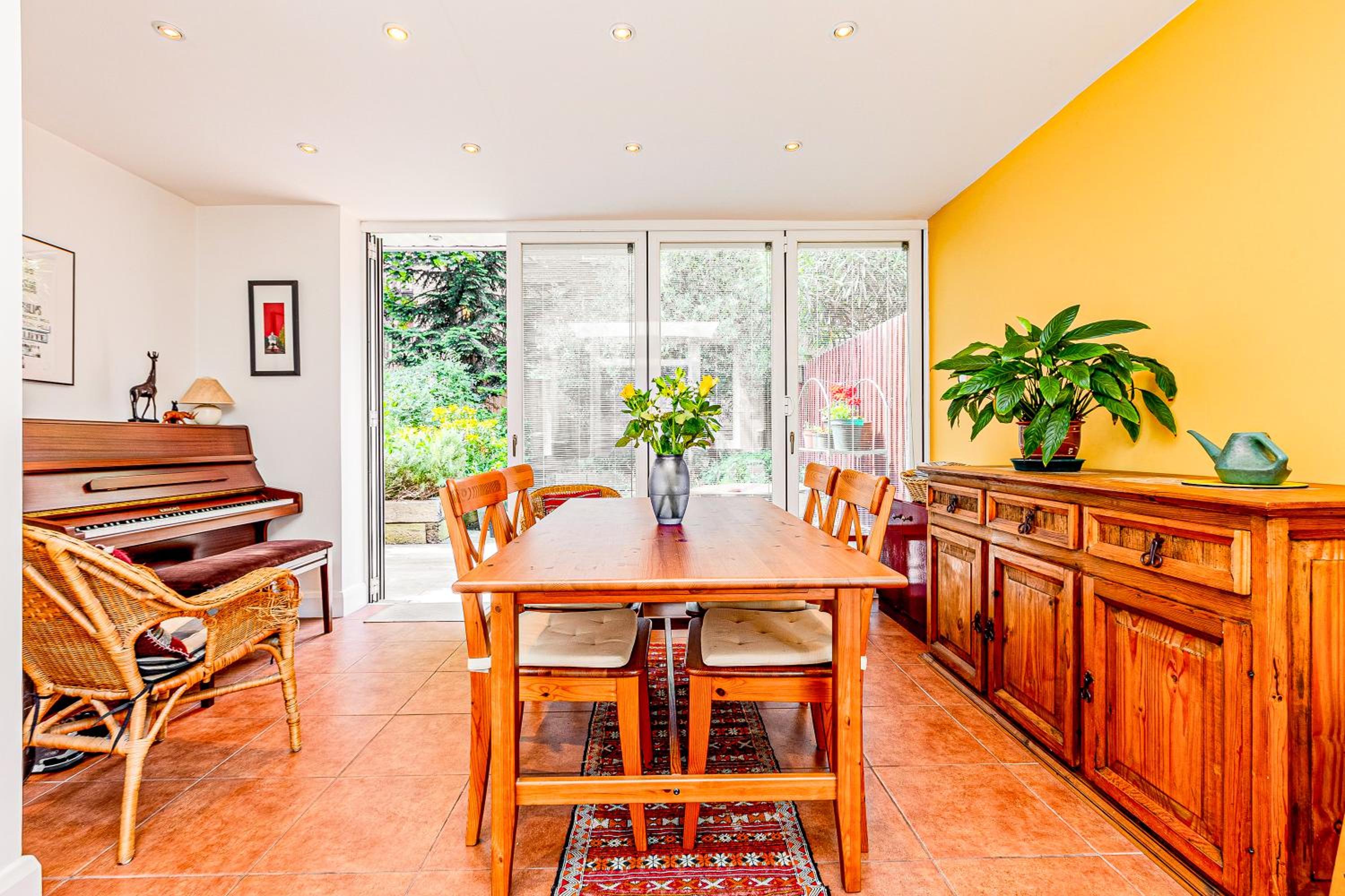 Central 3Story 3BR, Garden, 5min Holloway Rd Tube