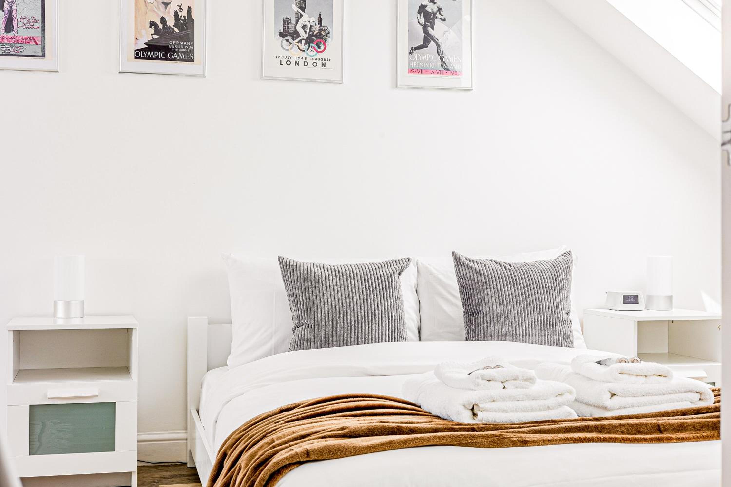 Central 3Story 3BR, Garden, 5min Holloway Rd Tube