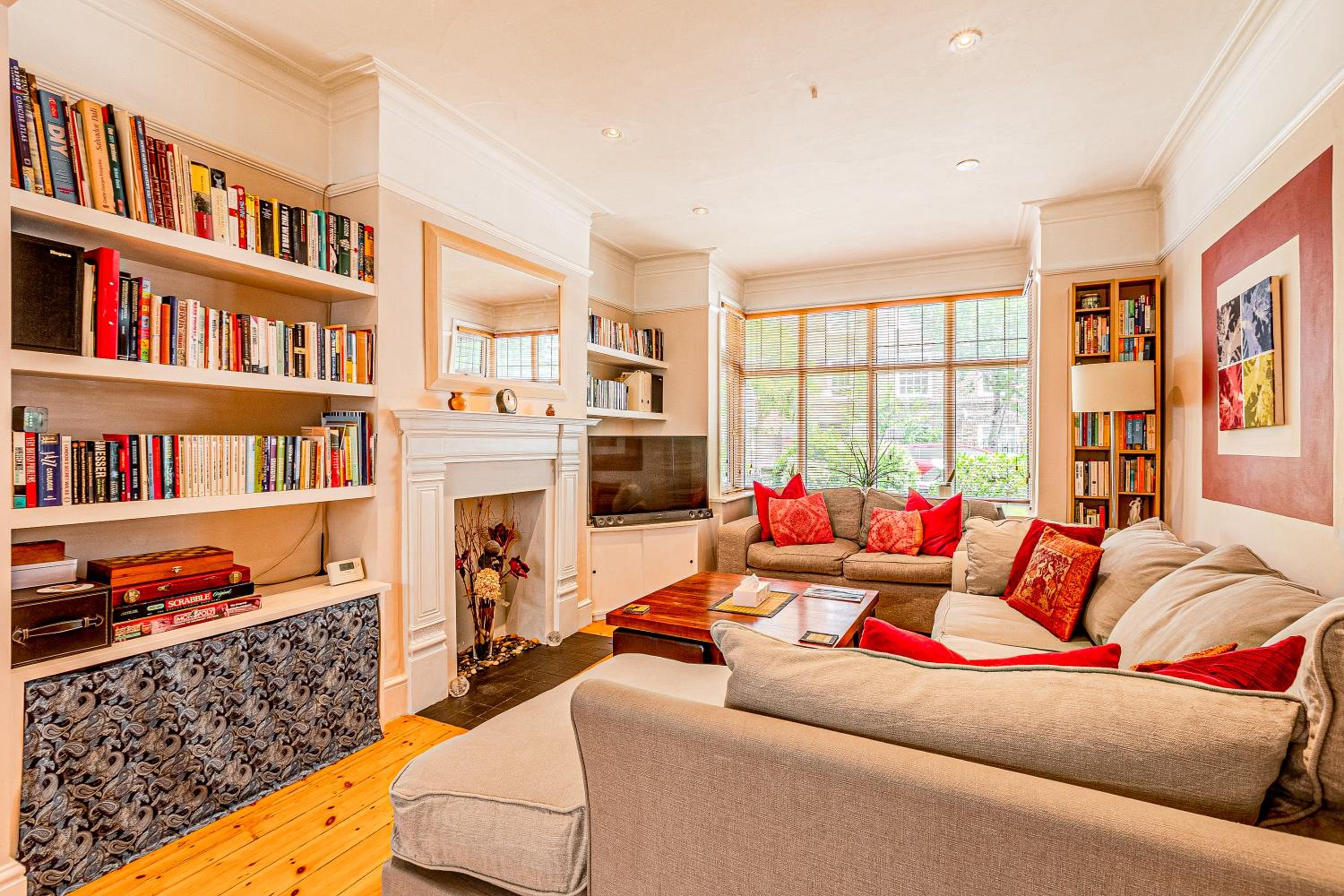 Central 3Story 3BR, Garden, 5min Holloway Rd Tube