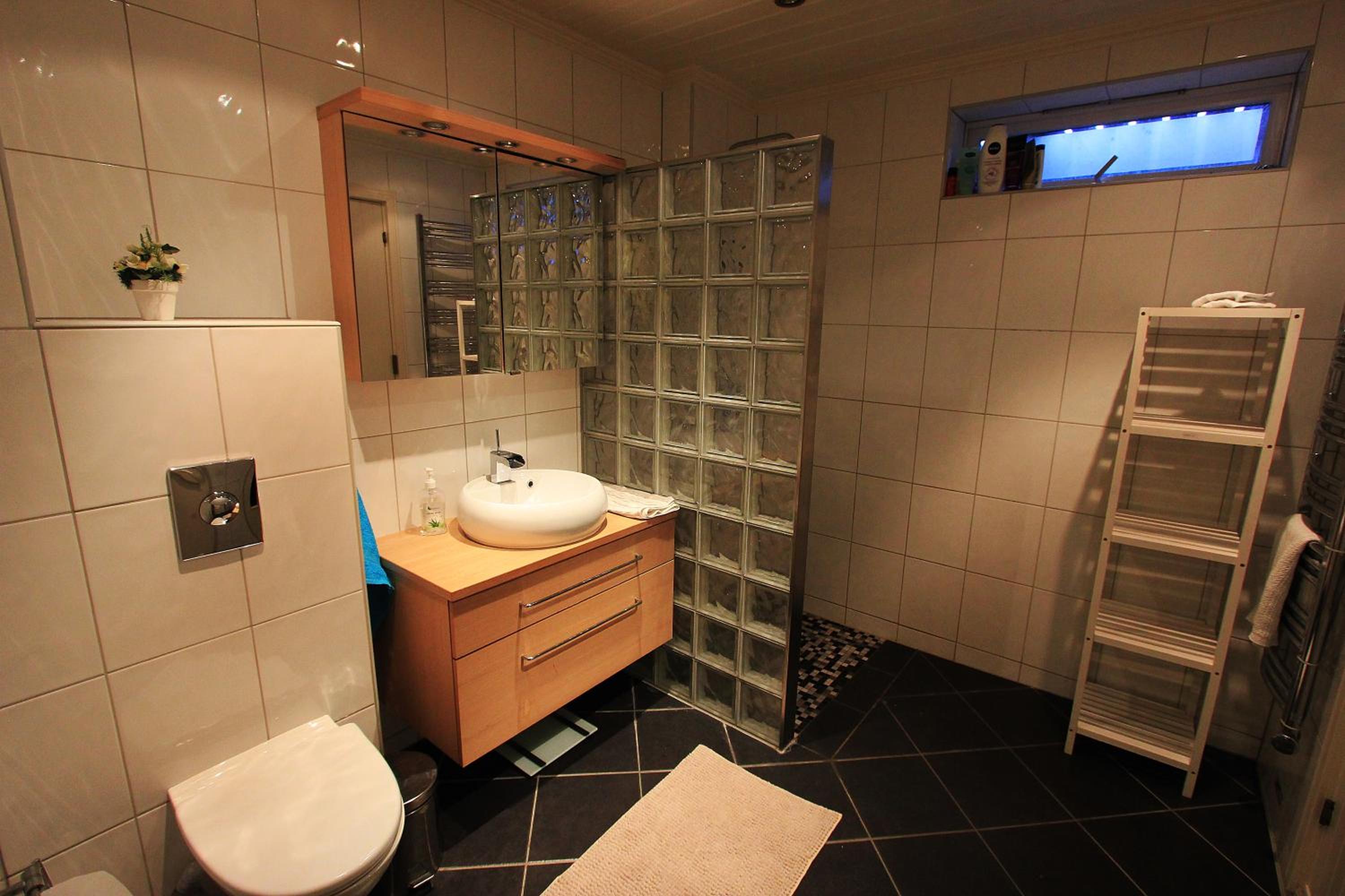 Private room on quiet street view 3