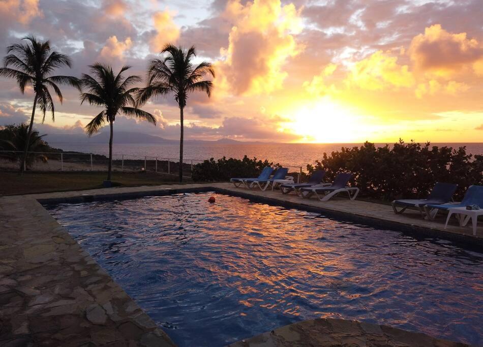 Beachfront villa with pool in Sosúa