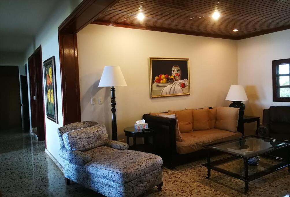 Beachfront villa with pool in Sosúa