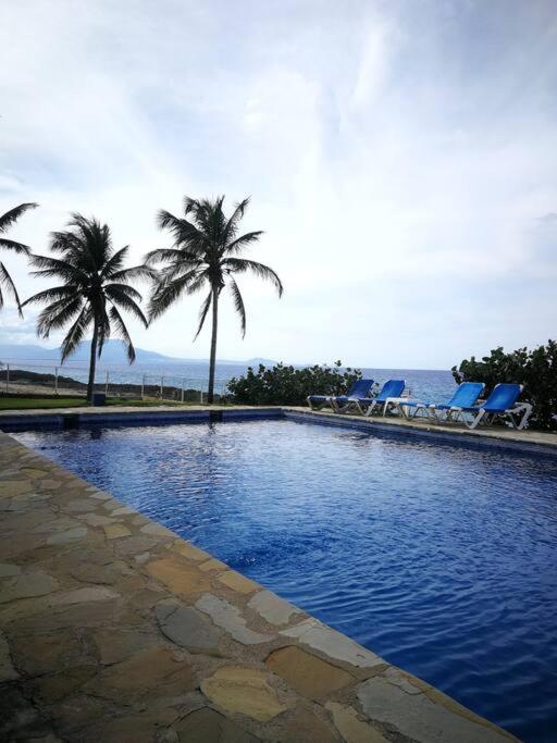 Beachfront villa with pool in Sosúa