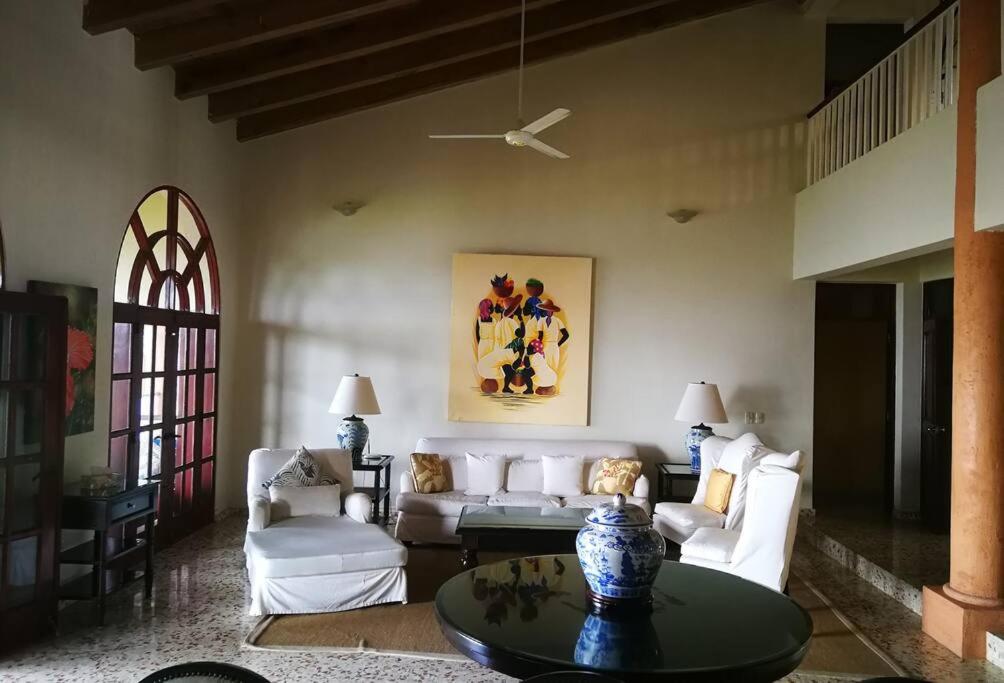 Beachfront villa with pool in Sosúa