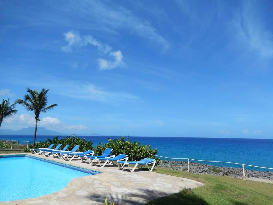 Beachfront villa with pool in Sosúa