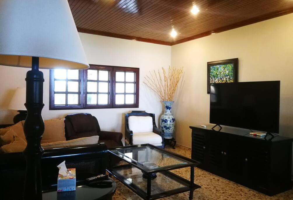 Beachfront villa with pool in Sosúa