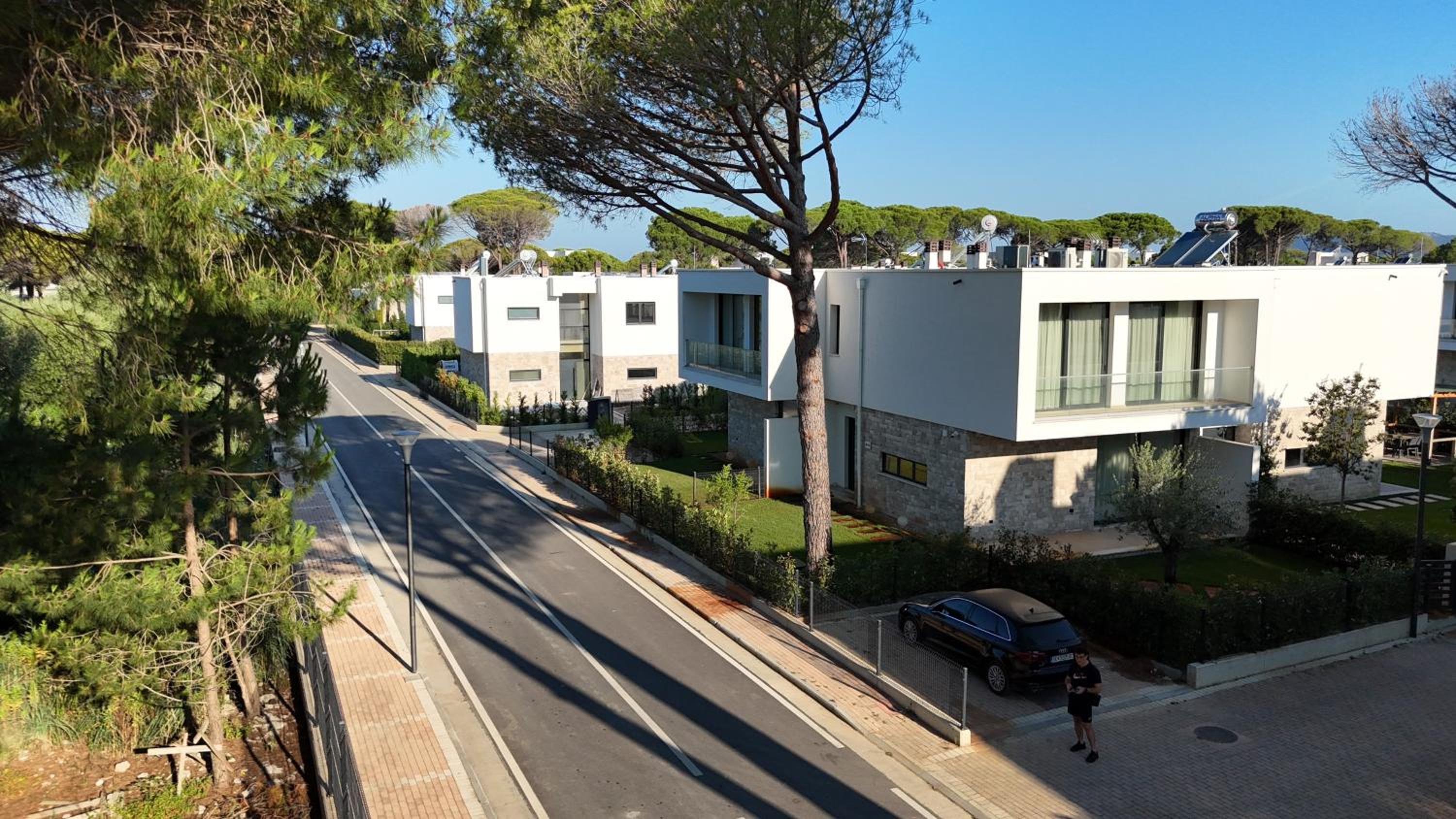 White Moon Apartments