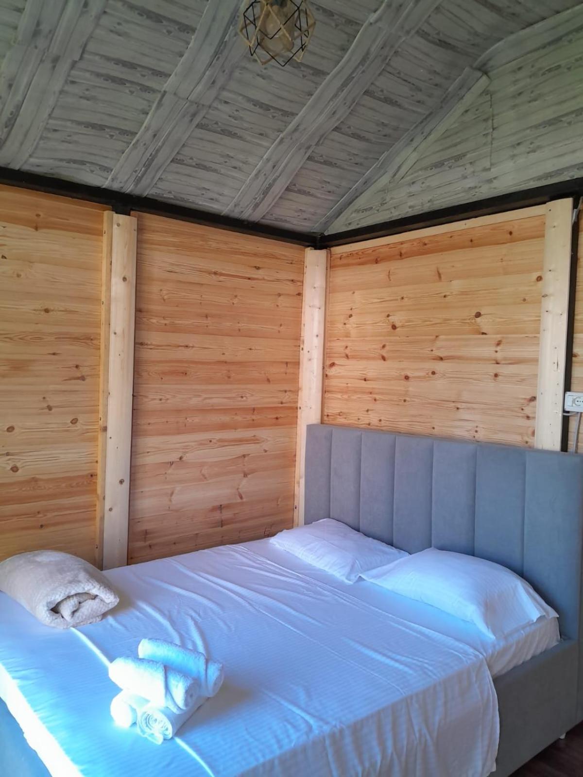 Cabina Boge Albania photo 2