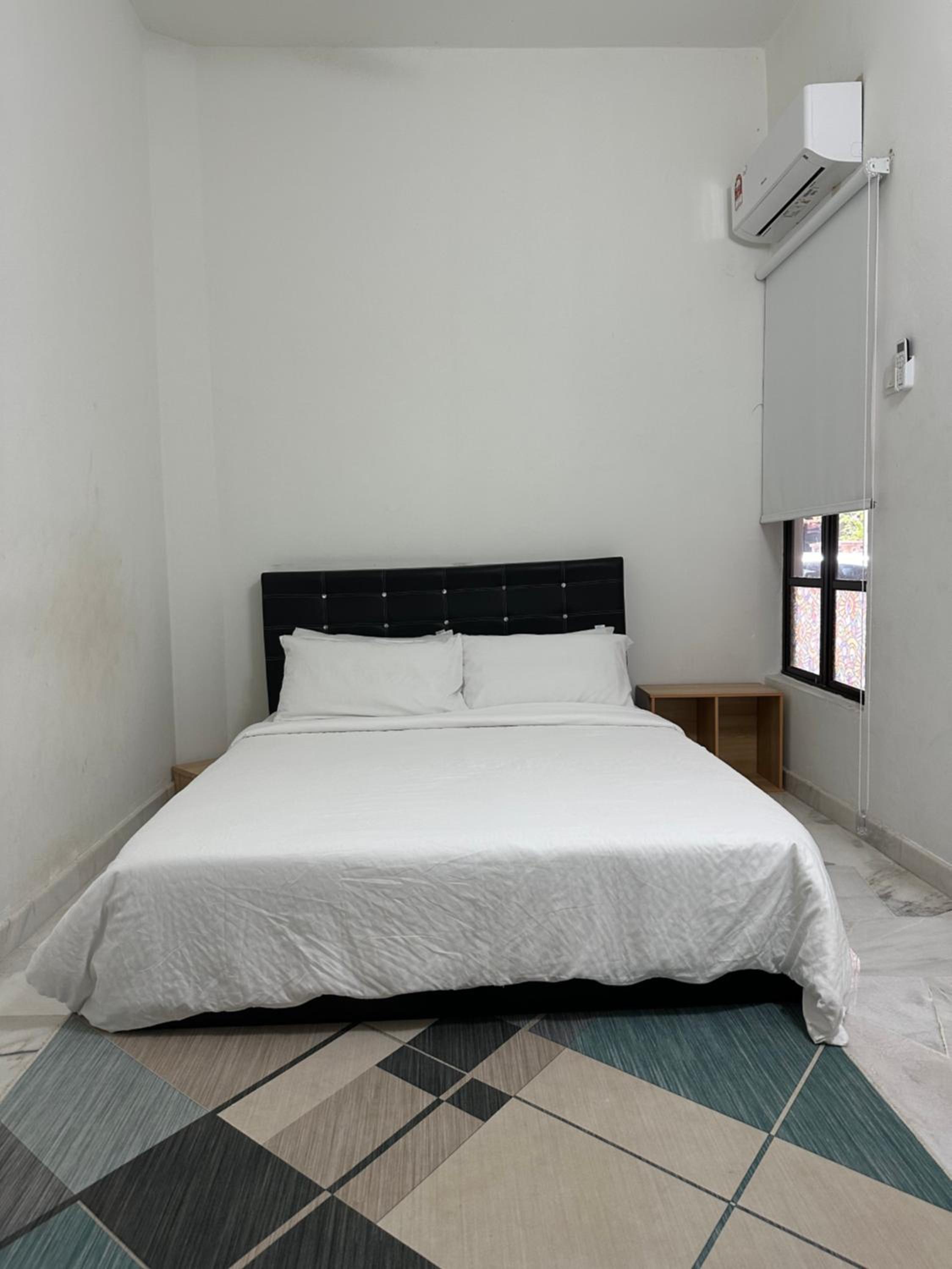 Desa Damai Homestay fully air cond and self check in #7 pax