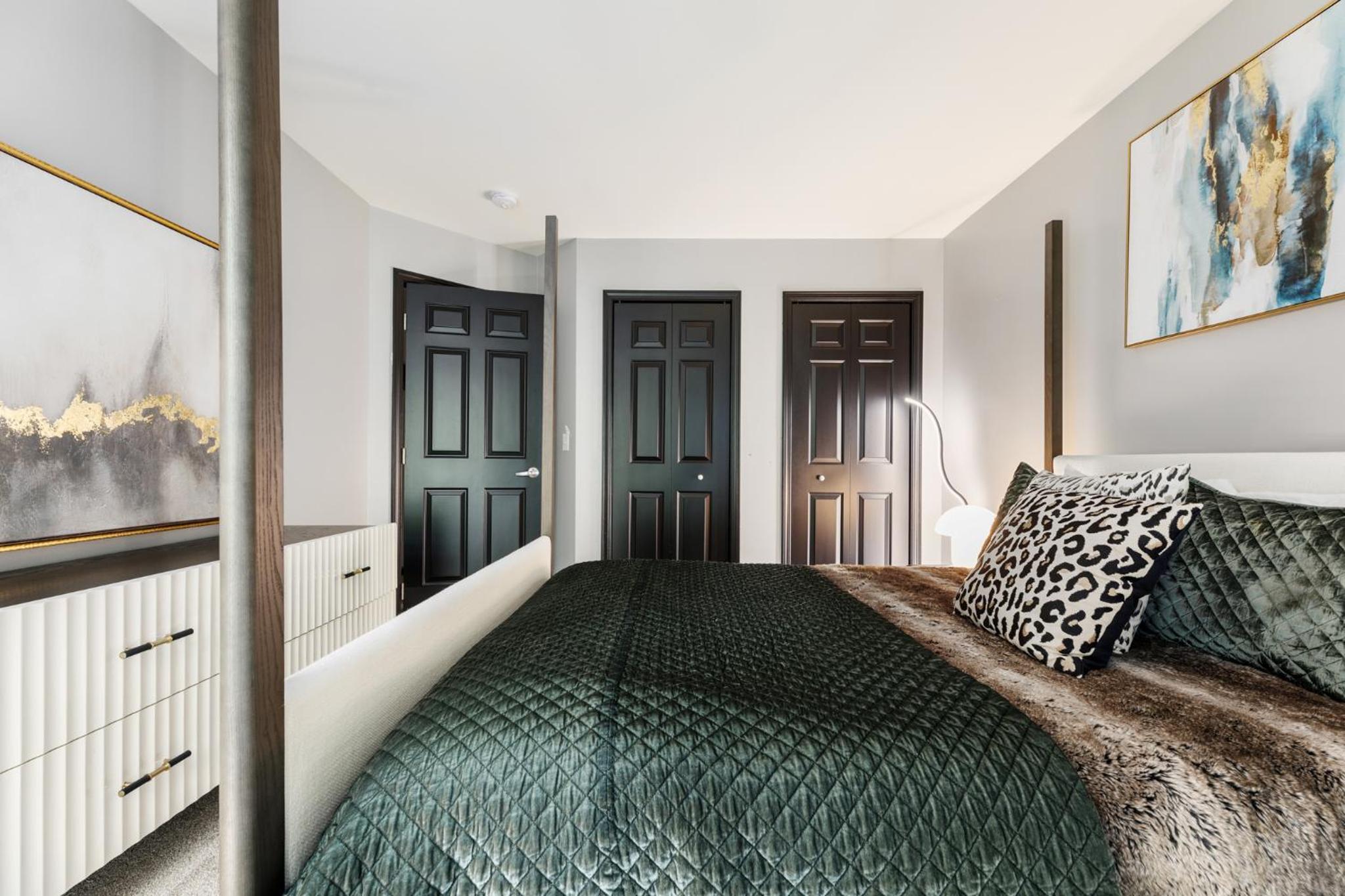 Peaceful Luxury Unique 3 BDR Home with Cinema Gym and more