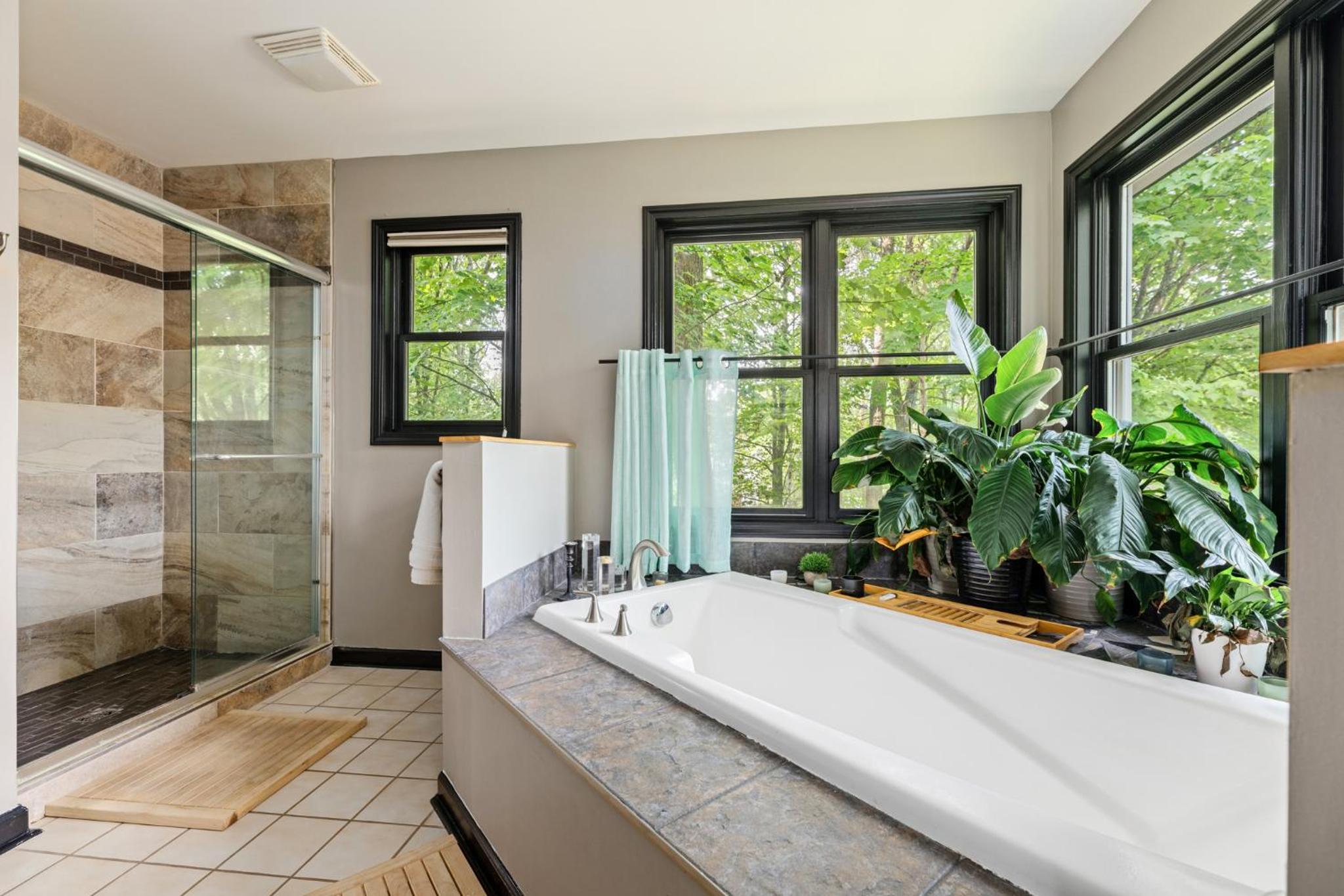 Peaceful Luxury Unique 3 BDR Home with Cinema Gym and more