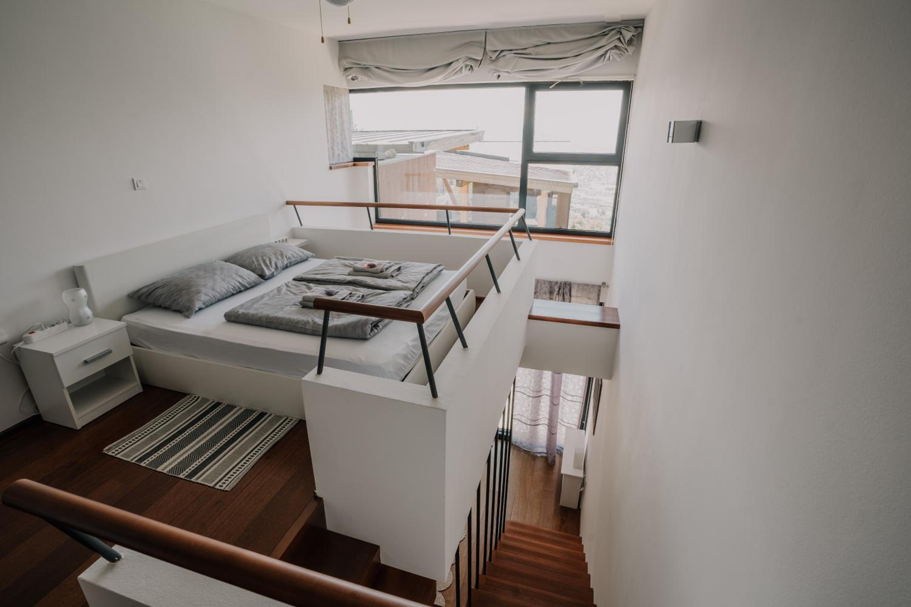 Hedona Vineyard Apartments
