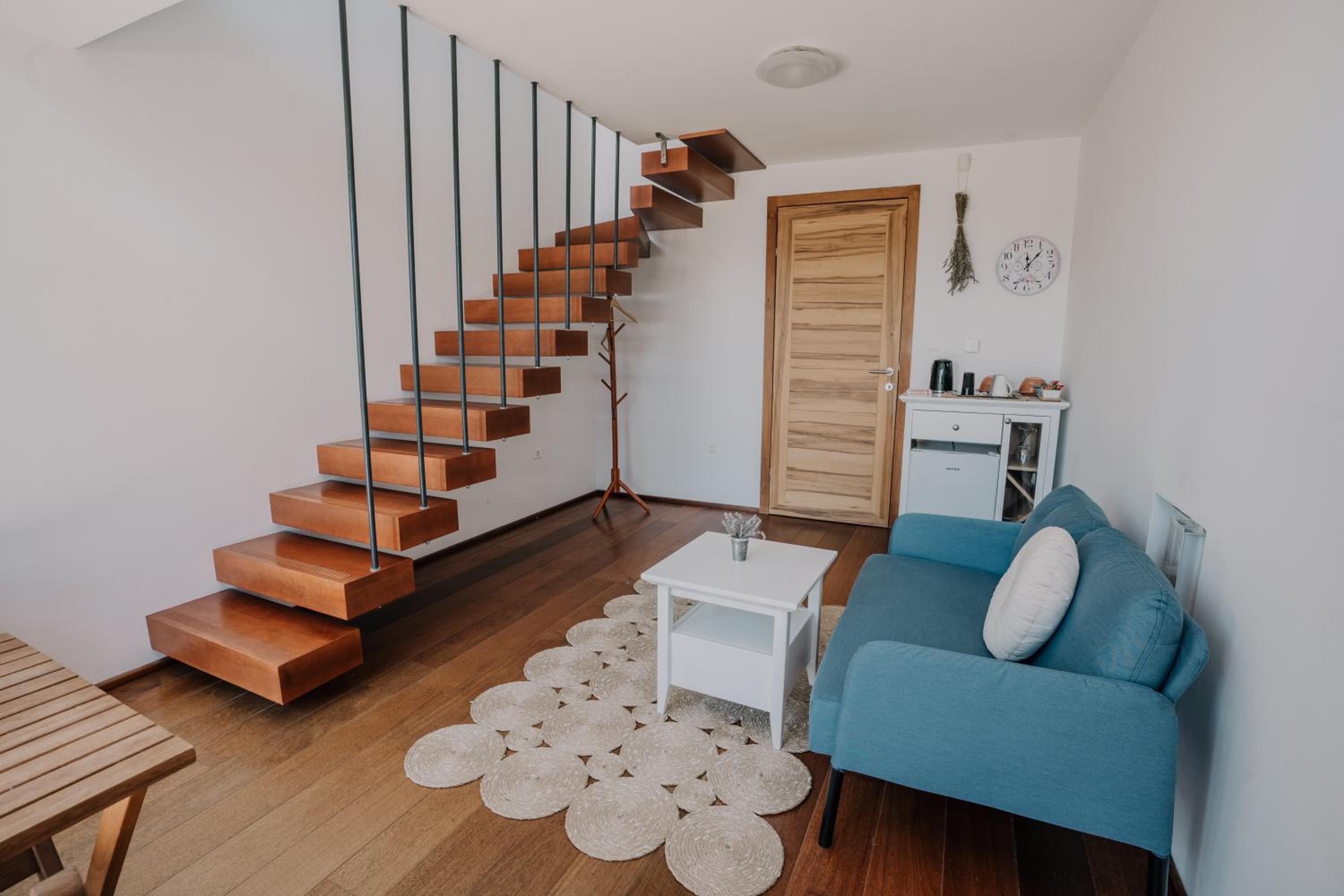 Hedona Vineyard Apartments