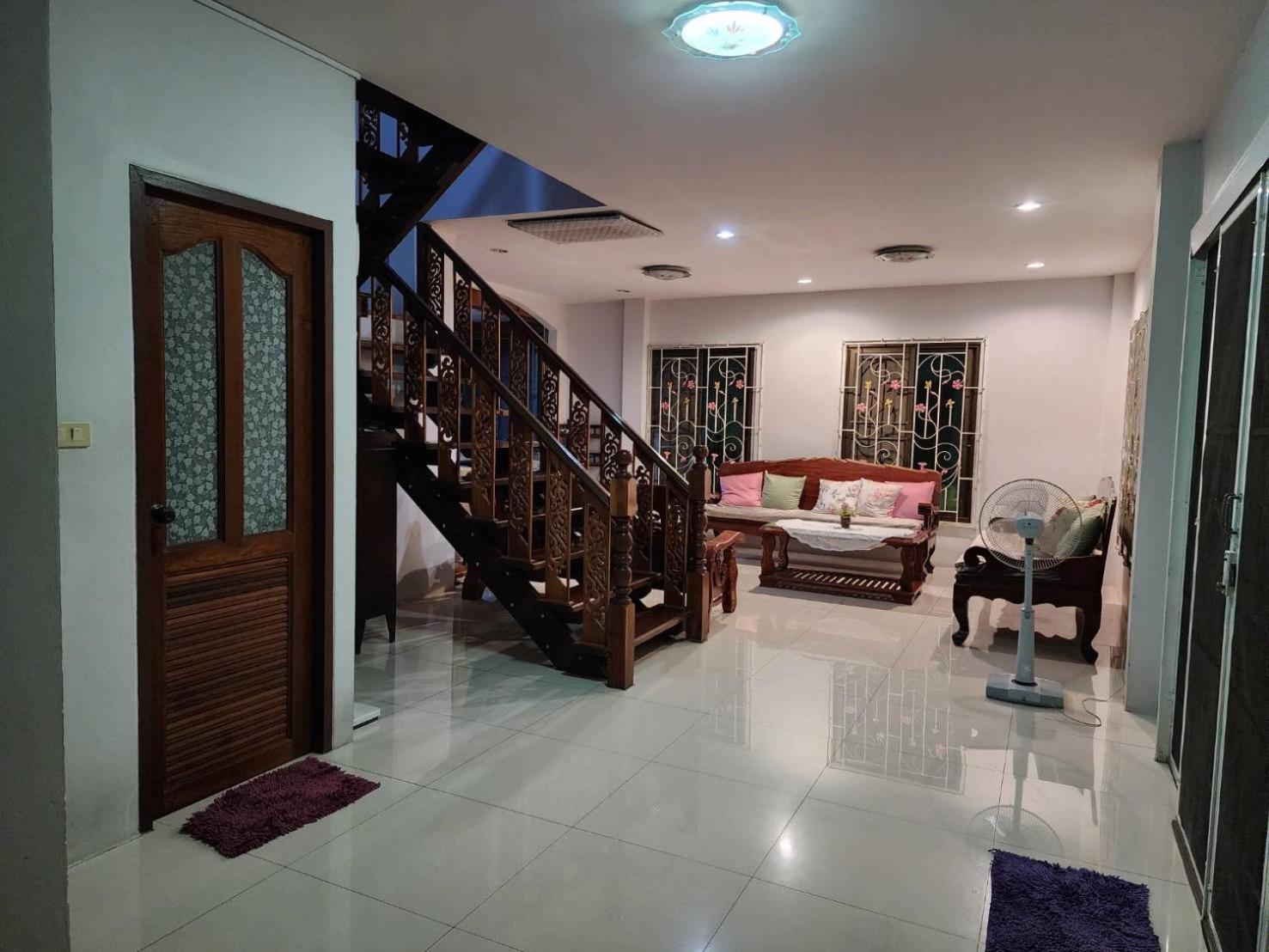 Loy Manee House