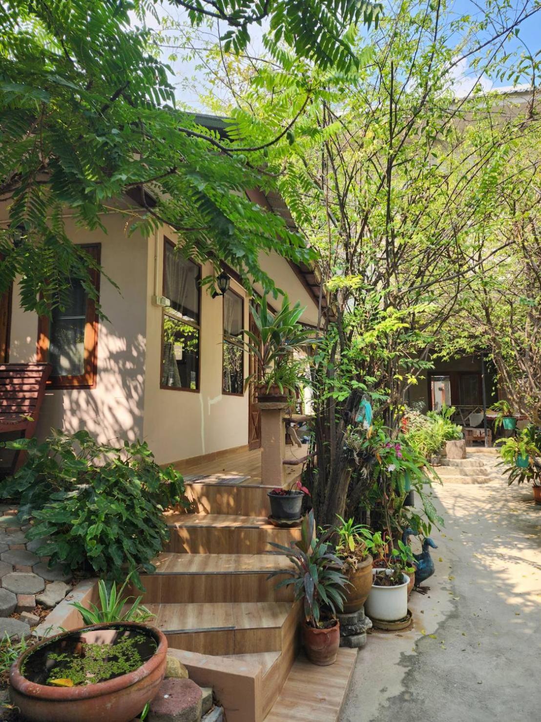 Loy Manee House