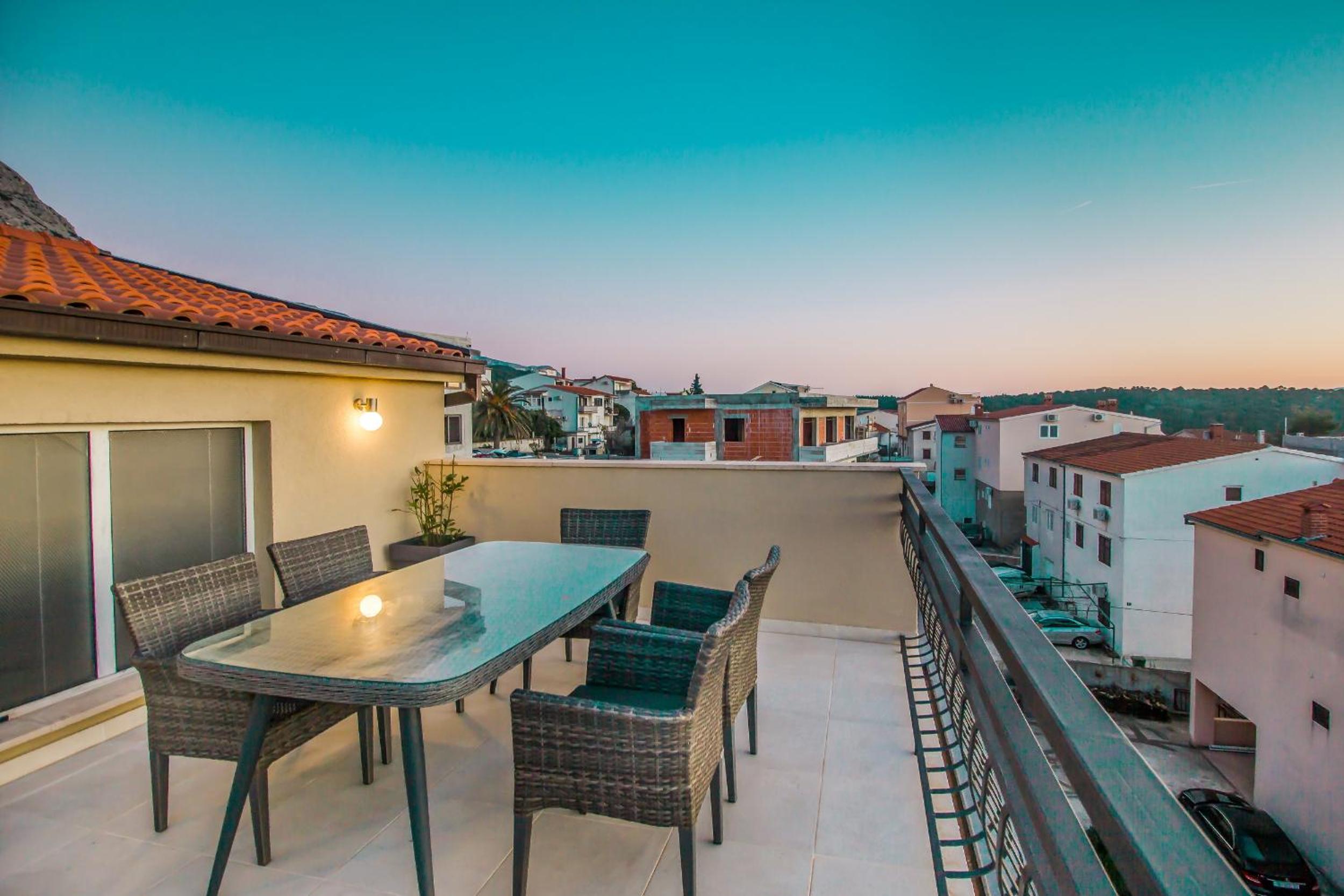 Penthouse with HotTub and Duplex view 5