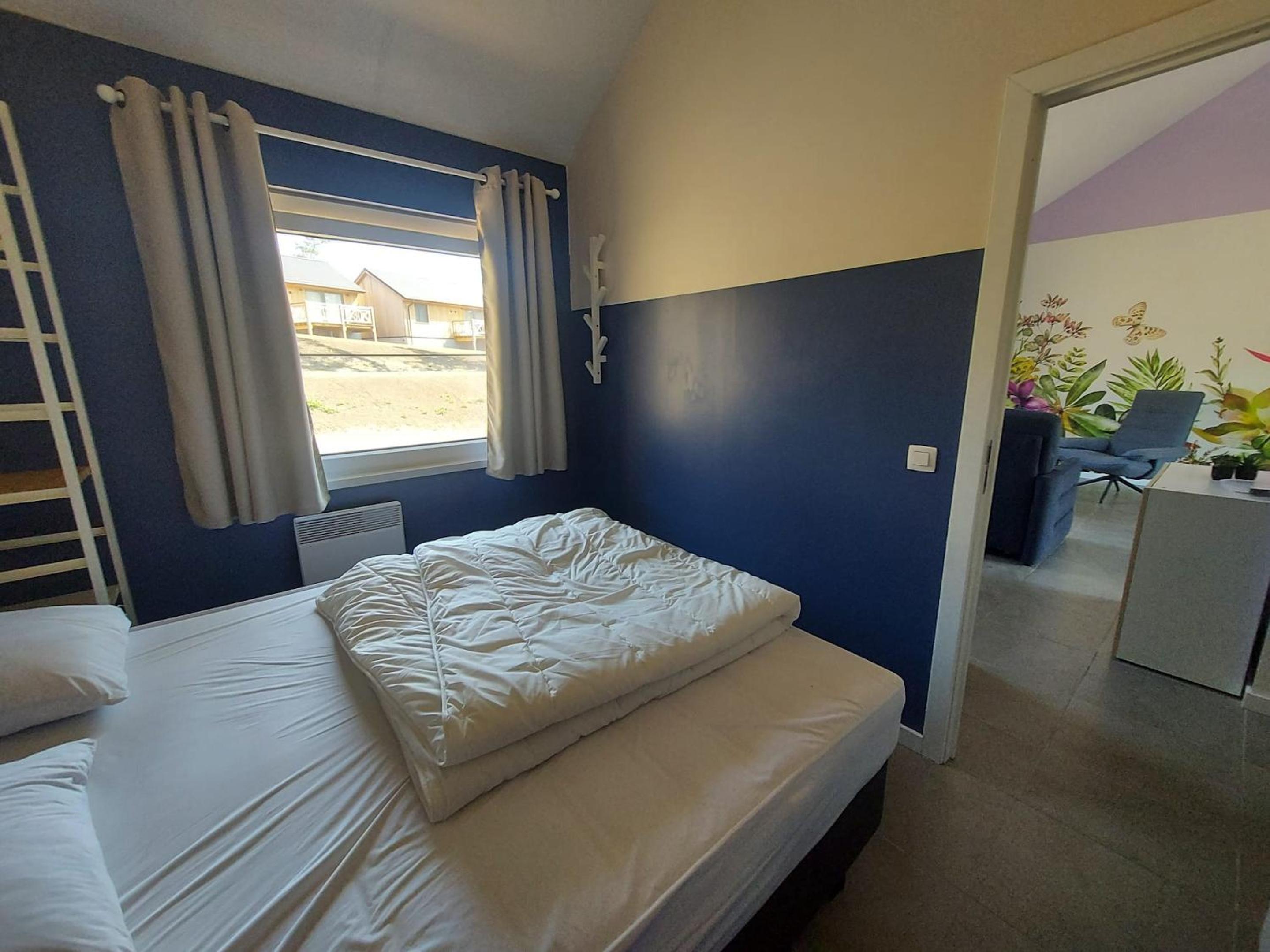 Comfortable chalet in Somme-Leuze with pétanque court