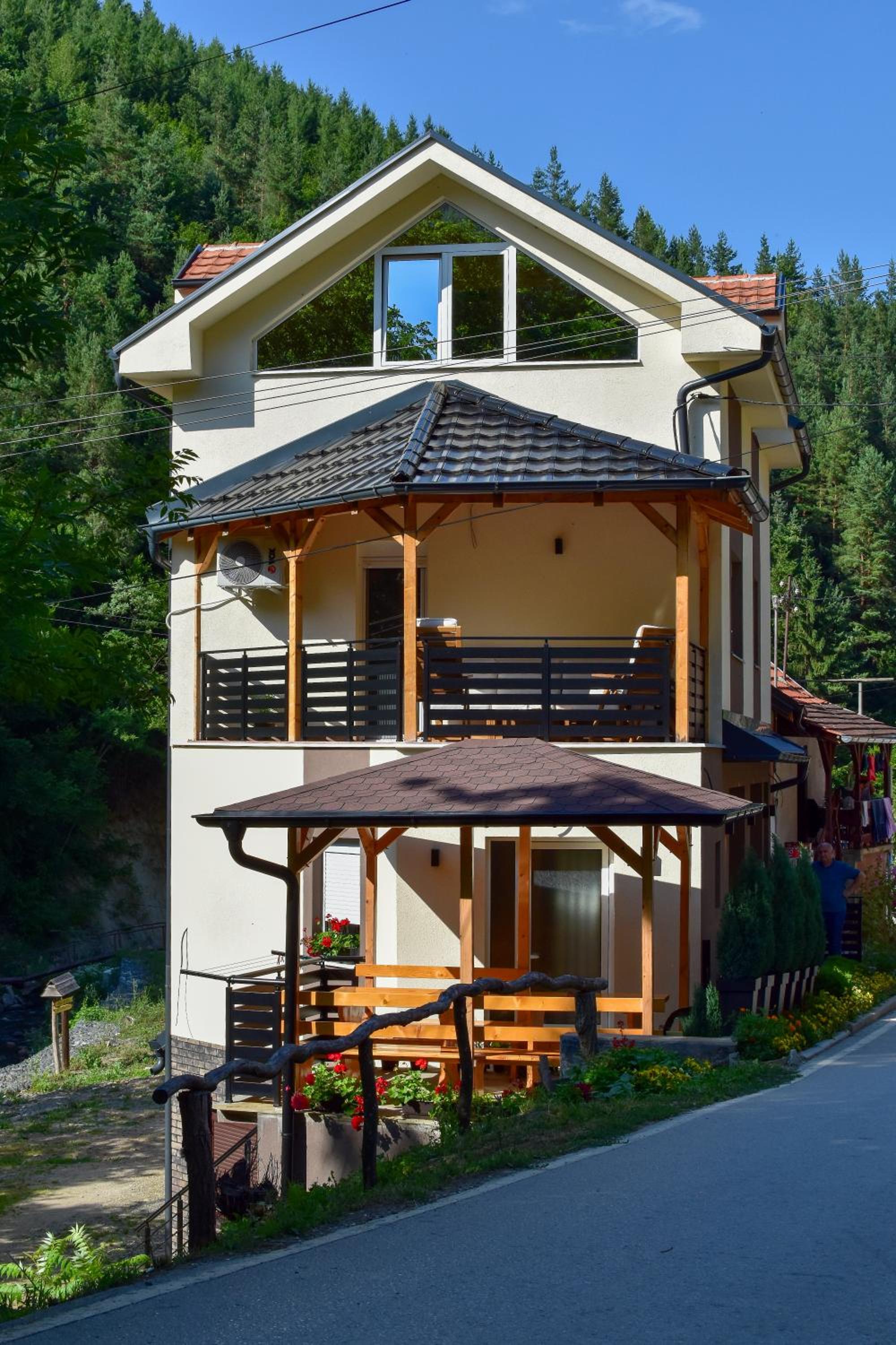 STIV Apartmani view 2