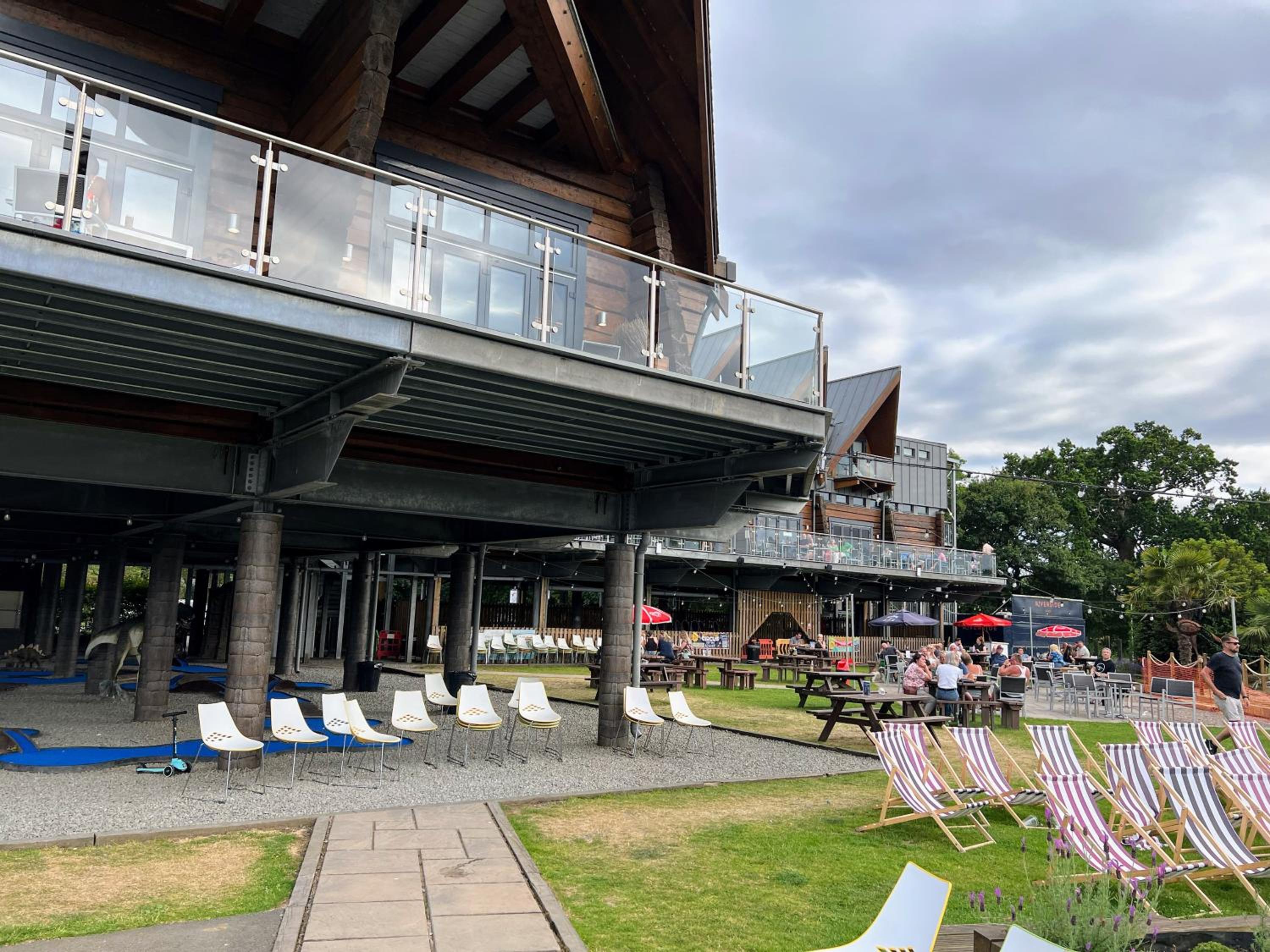 Riverbank Lodge