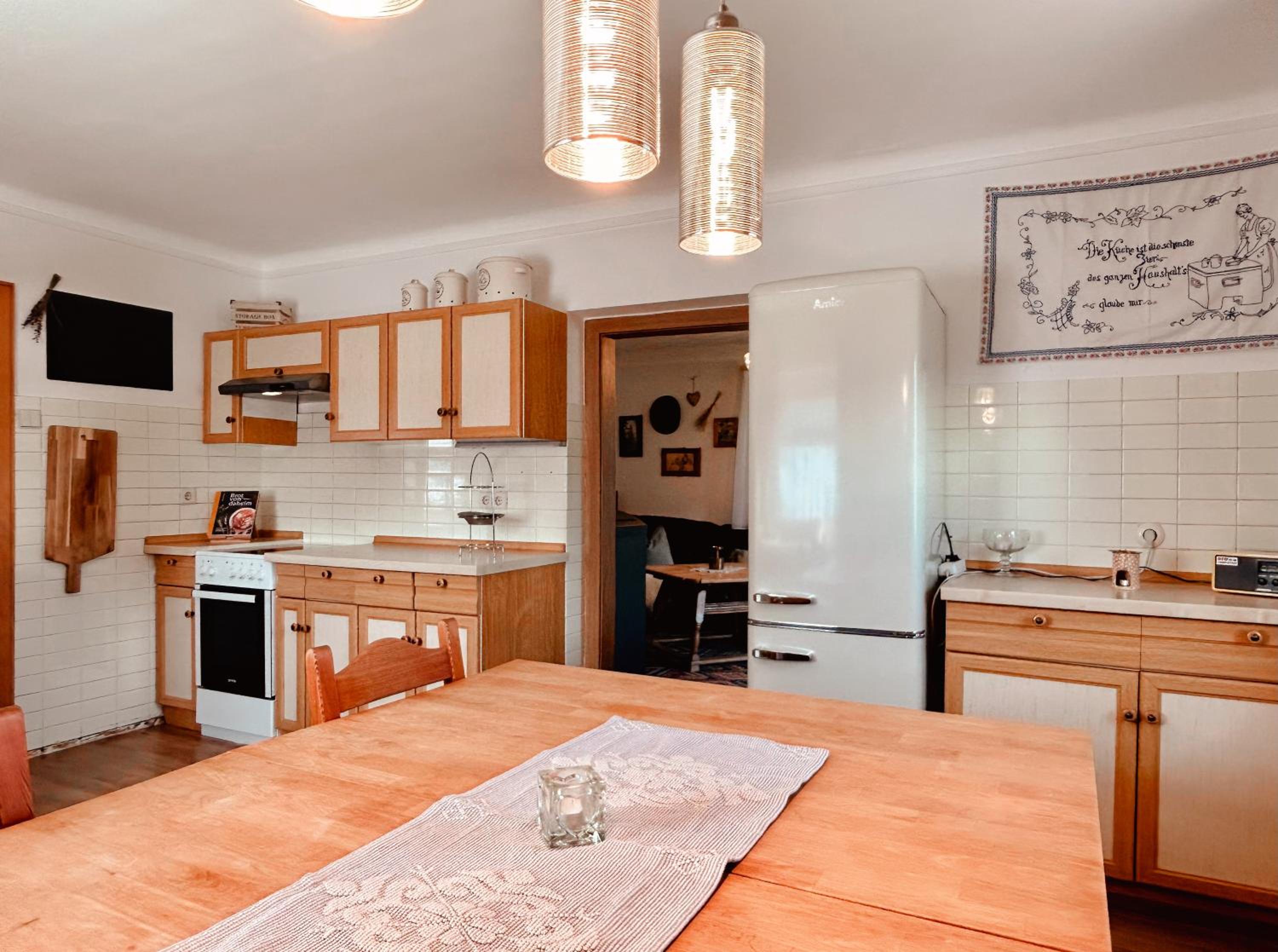 CHILLHAUS Pear Mountain by AA Holiday Homes
