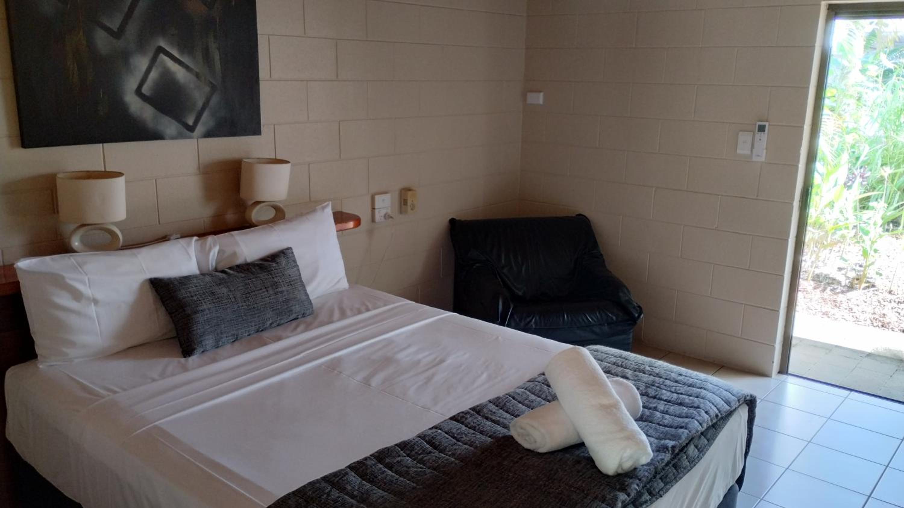 Tully Motel