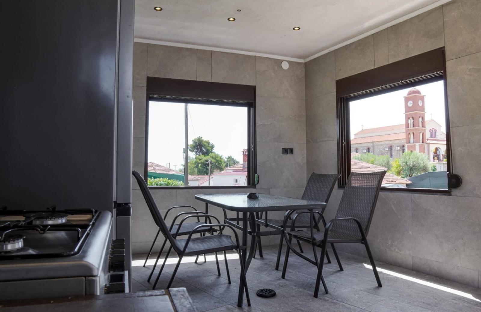 Tsiaras House
