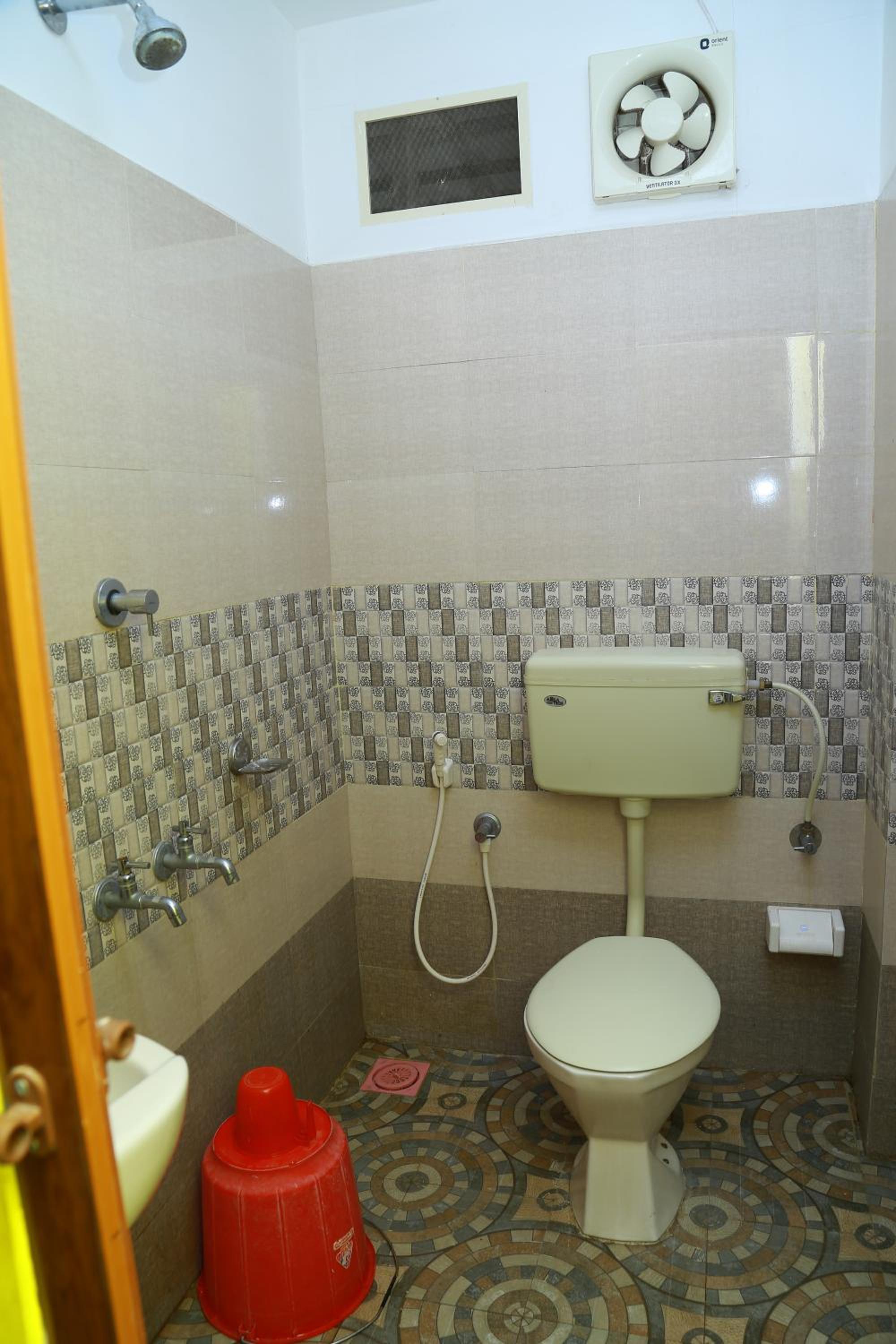 Photo 9