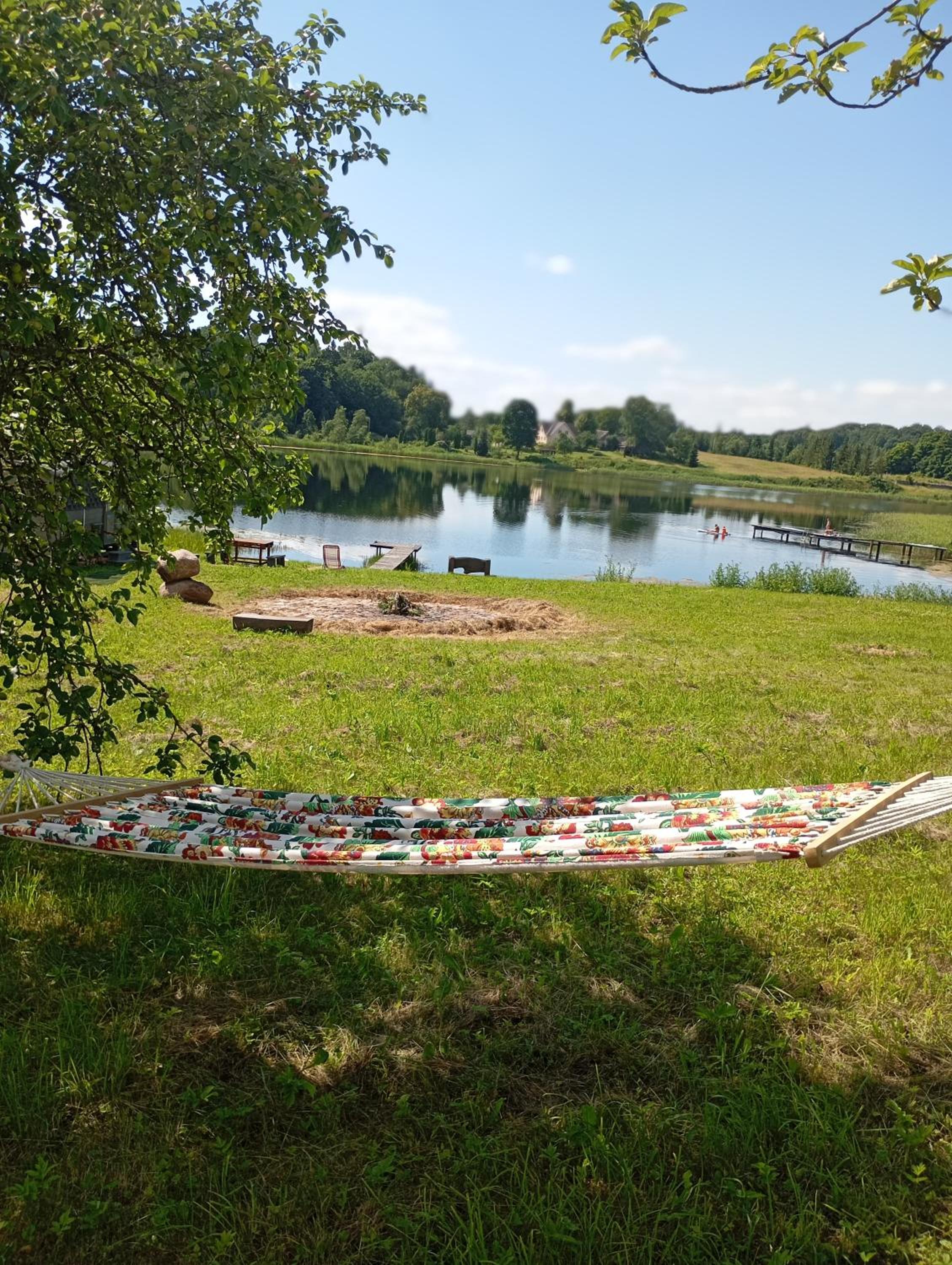 Ezerkalnunams