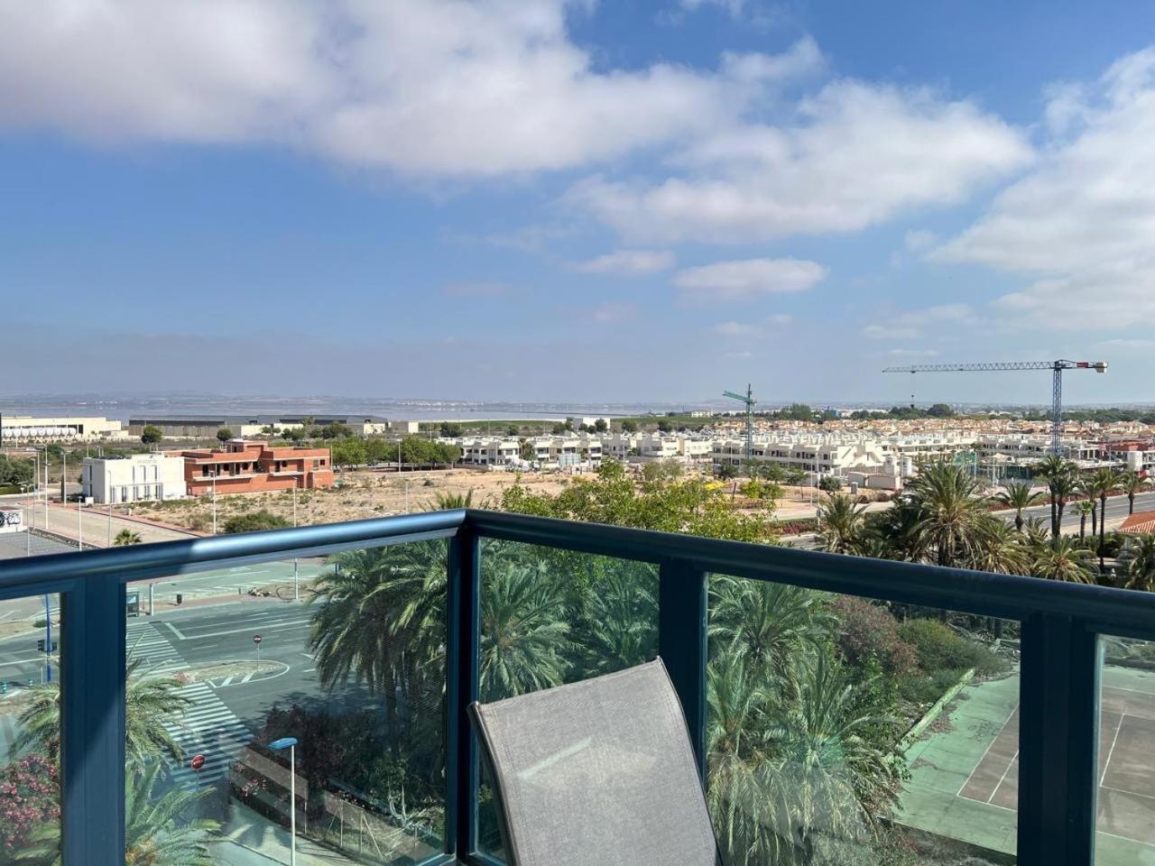 Beautiful sea view apartment close to beach with pool