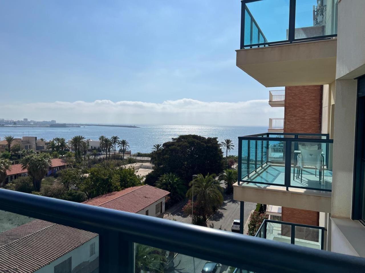 Beautiful sea view apartment close to beach with pool
