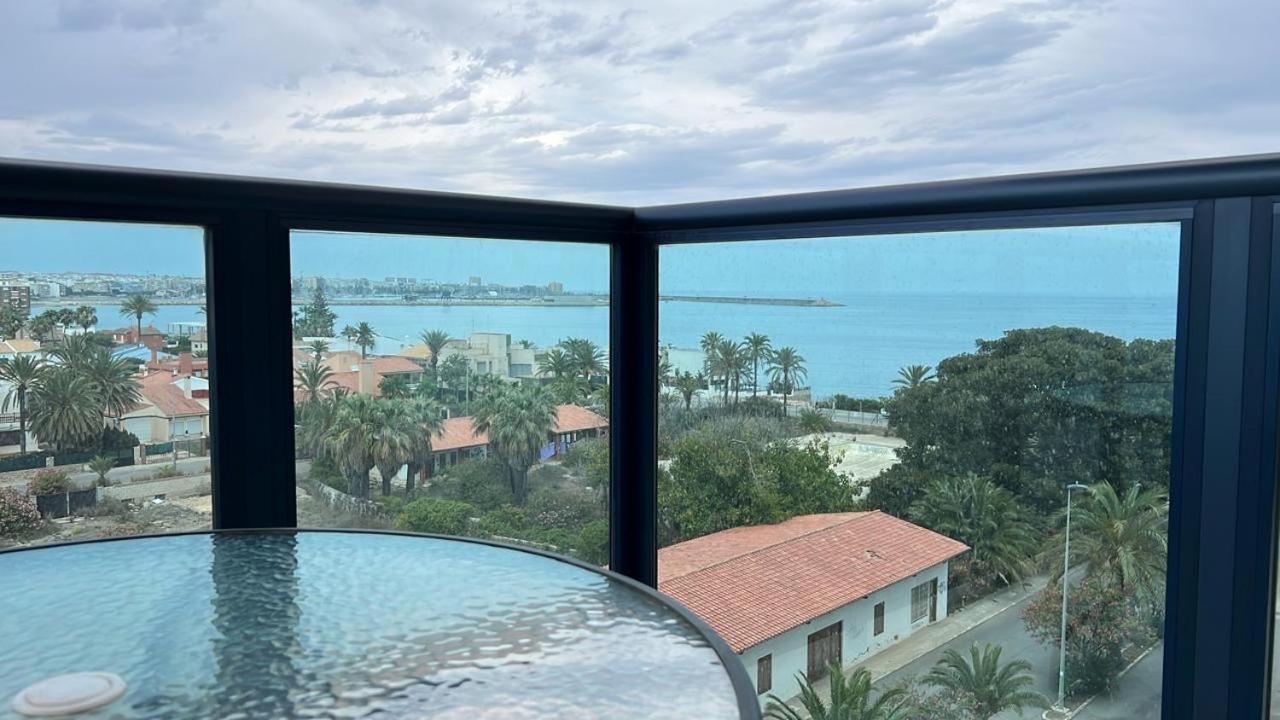 Beautiful sea view apartment close to beach with pool