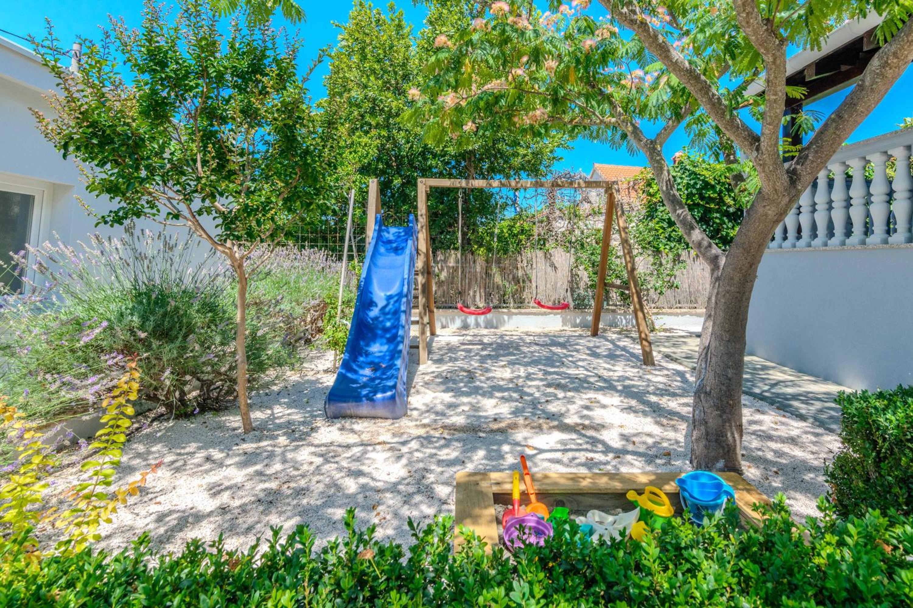 HOLIDAY HOUSE LAVANDA