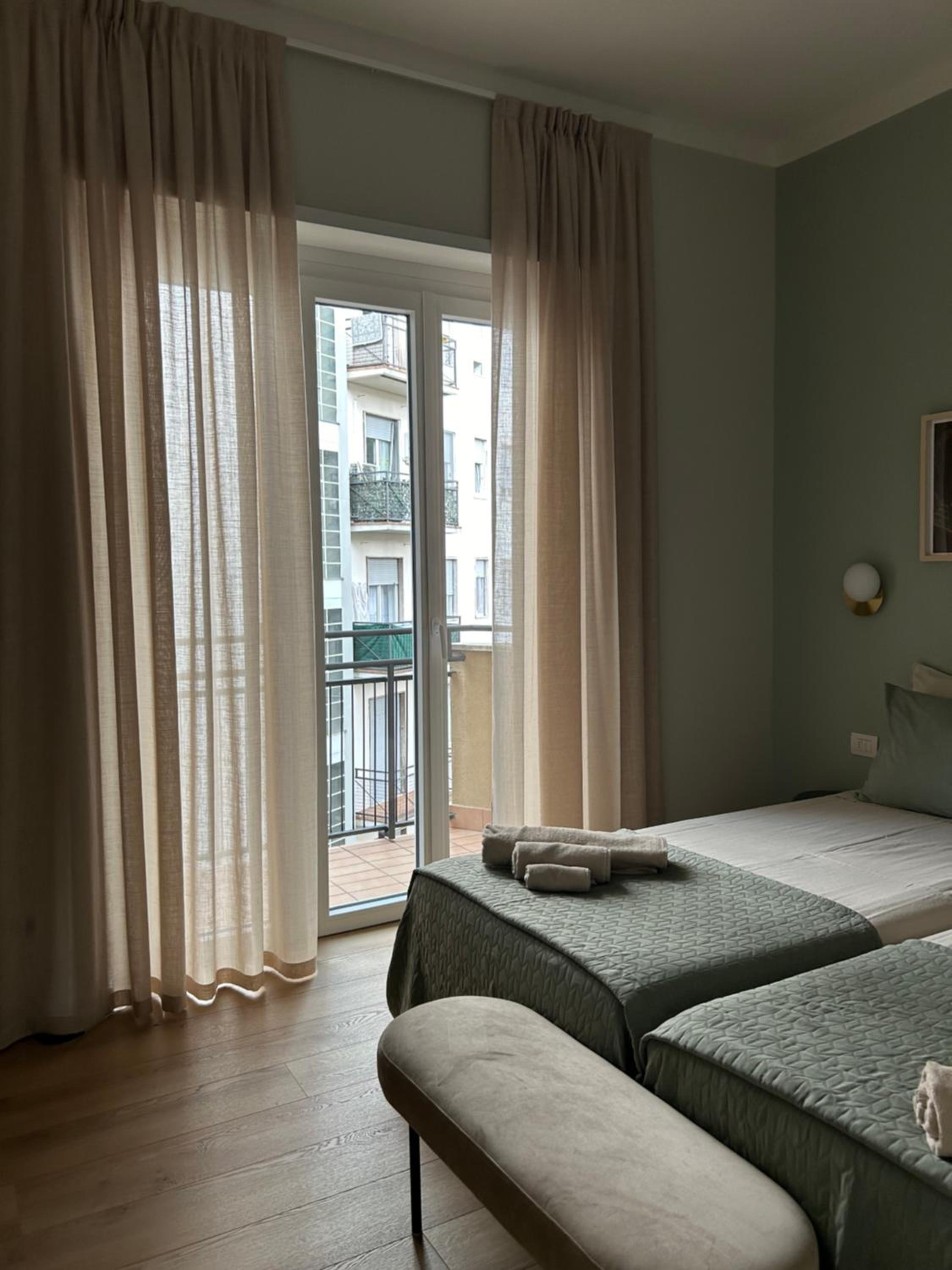 The Y Lake Como Apartment en Como — bedroom