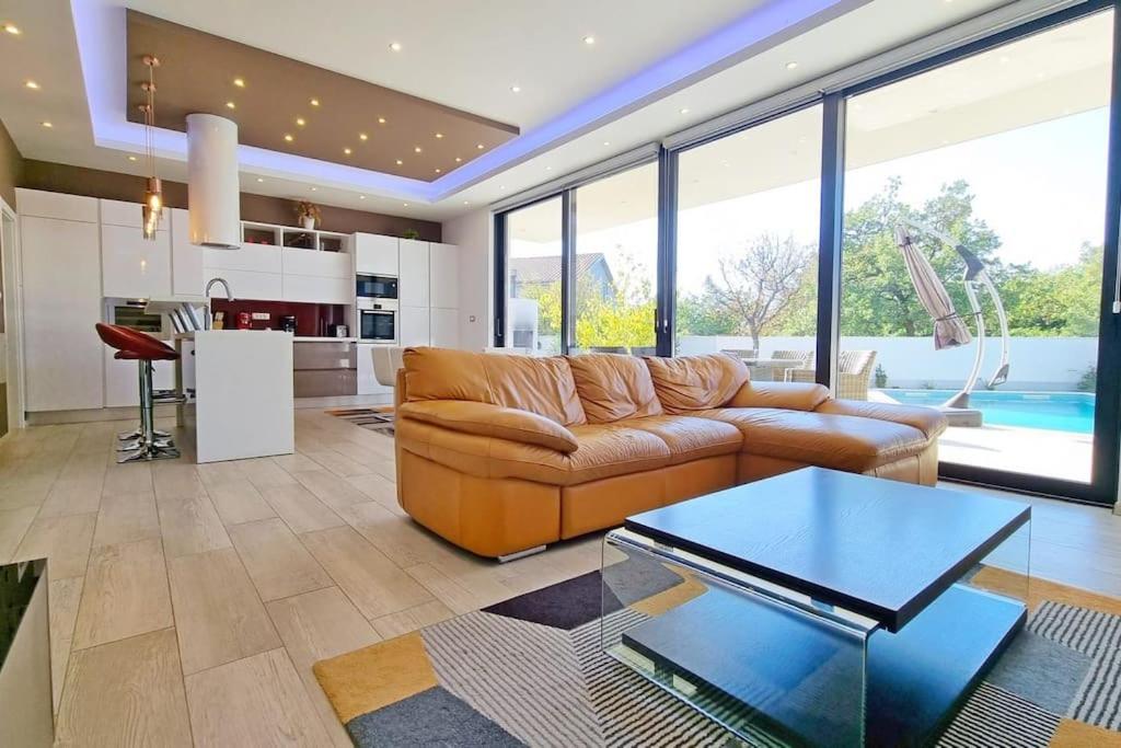 Villa Martina Bellevue view 4
