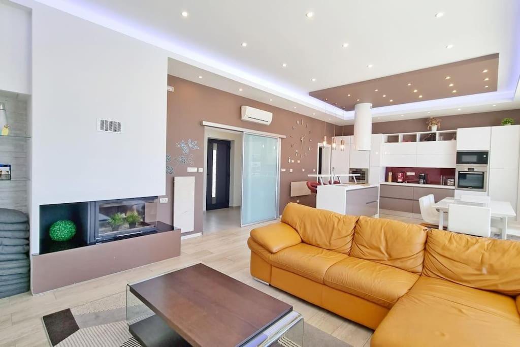Villa Martina Bellevue view 5