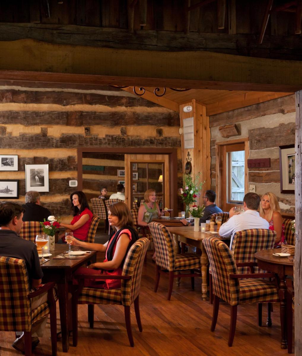 Hotel Inn & Spa at Cedar Falls - Image 1