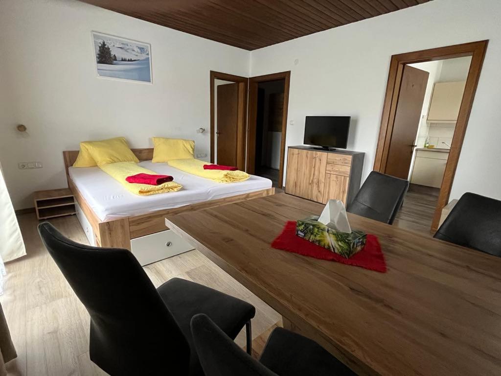 Pension Steiner, 6143 Matrei am Brenner!!Check-in between 15 - 21 o'clock!! No breakfast