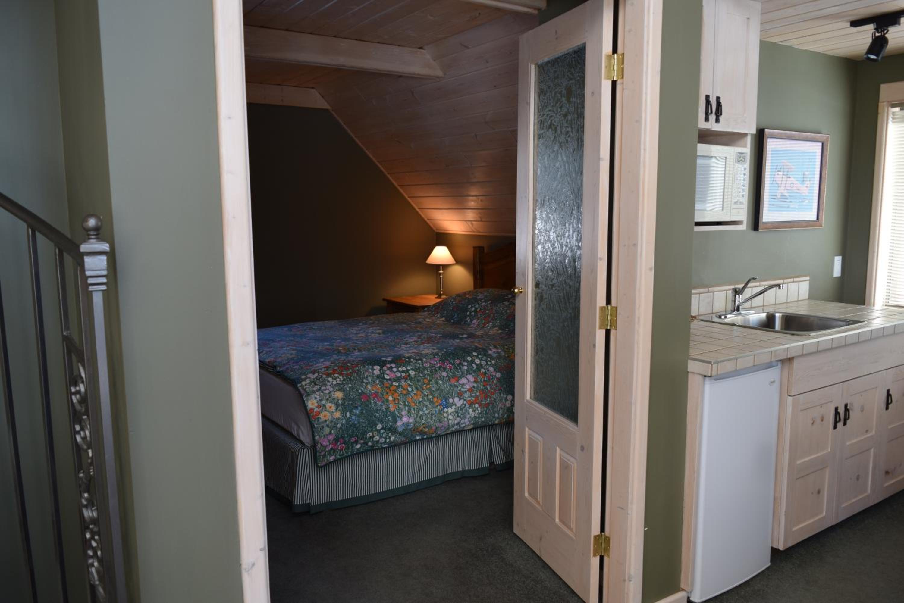 Retreat Wilderness Inn