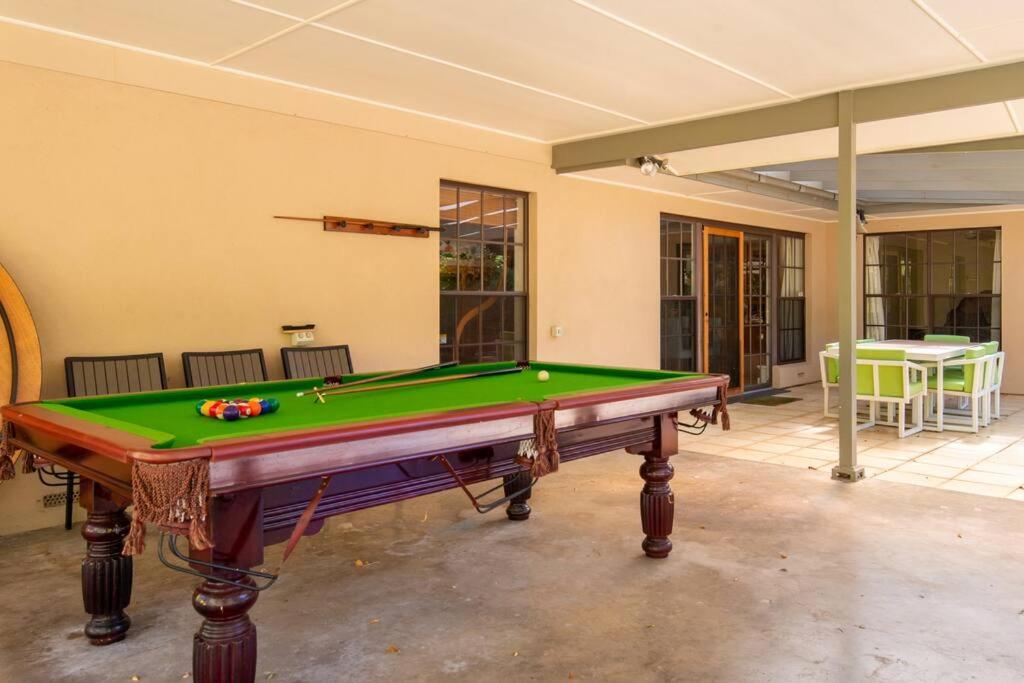 Peaceful 4-Bedroom Vineyard Retreat in Hahndorf