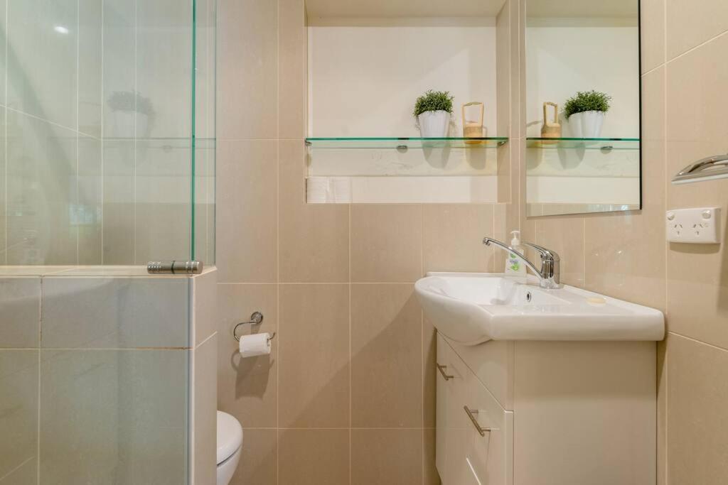 Peaceful 4-Bedroom Vineyard Retreat in Hahndorf