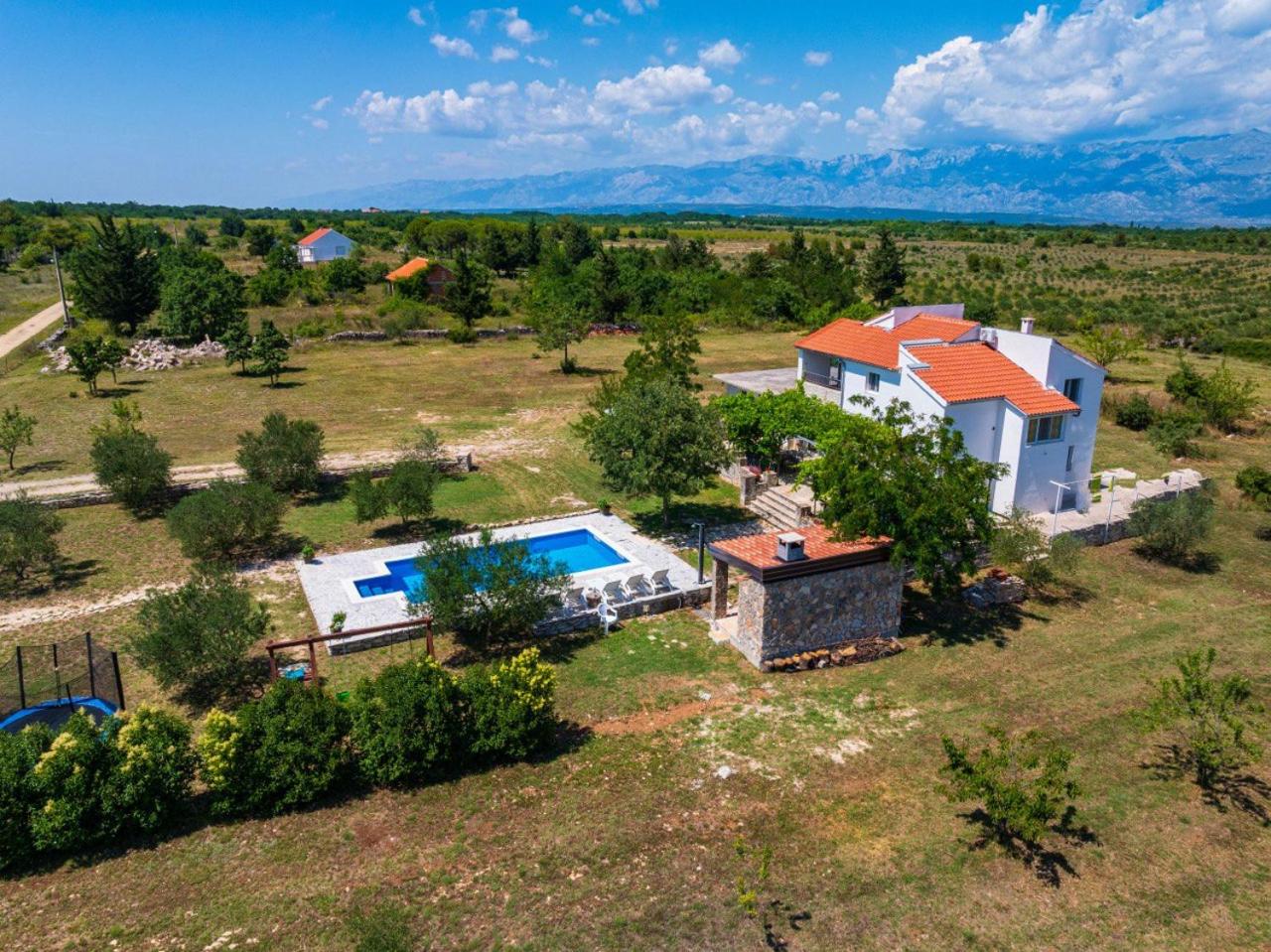 Villa Mandorla with private pool