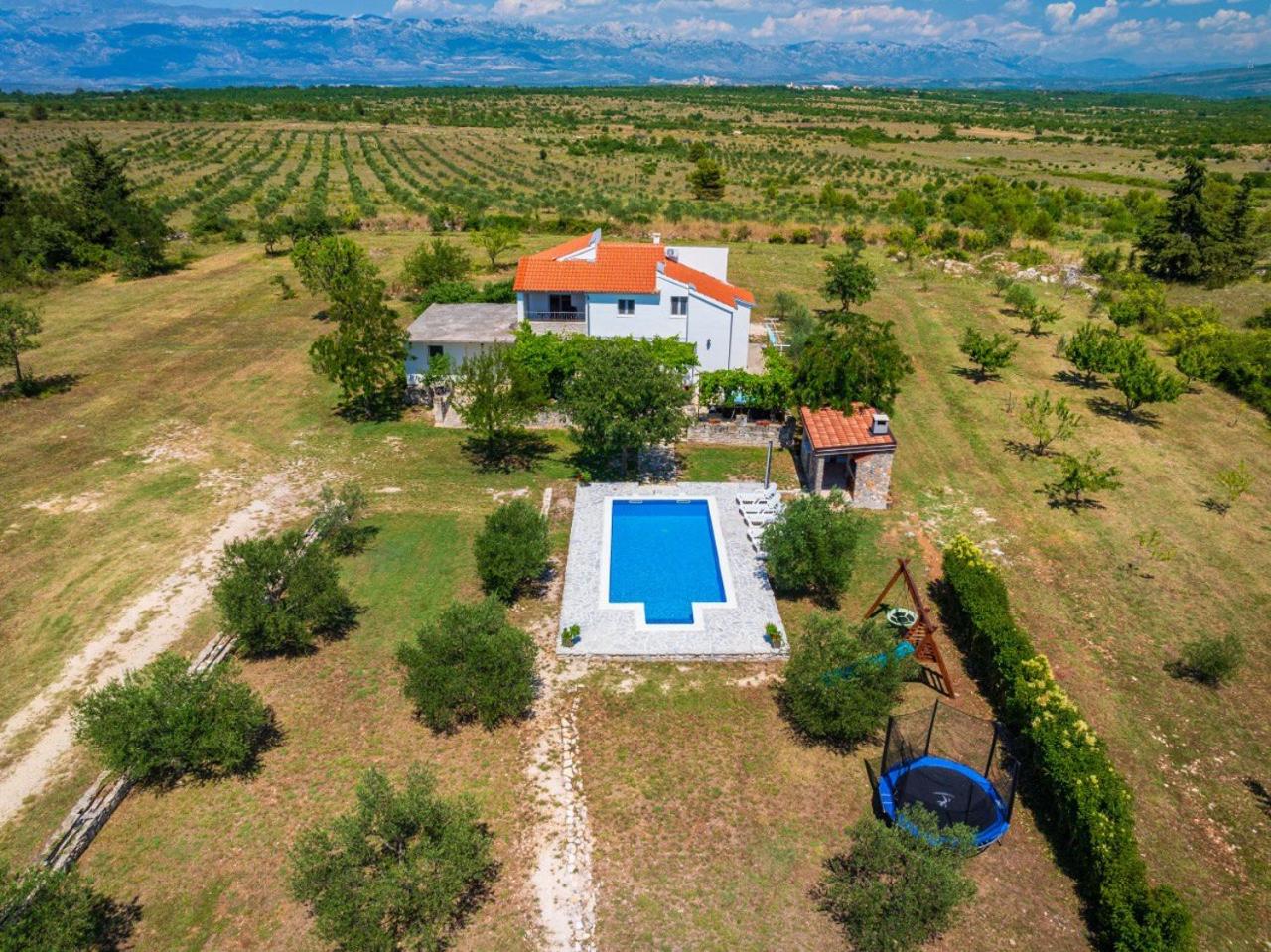 Villa Mandorla with private pool