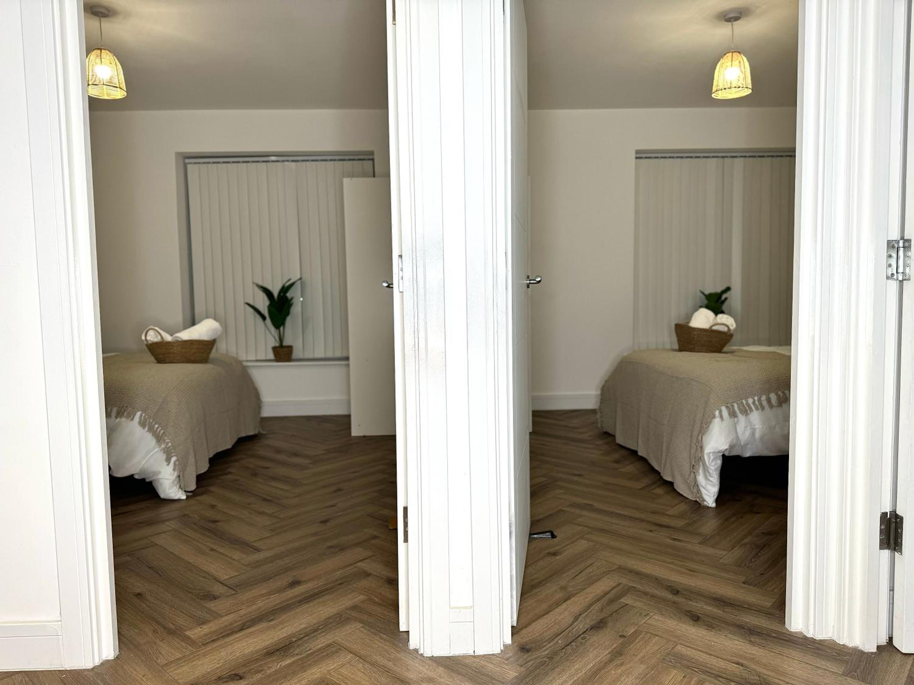 Modern 2 Bedroom Flat in Birmingham City - Free Parking - HD 50inch TV